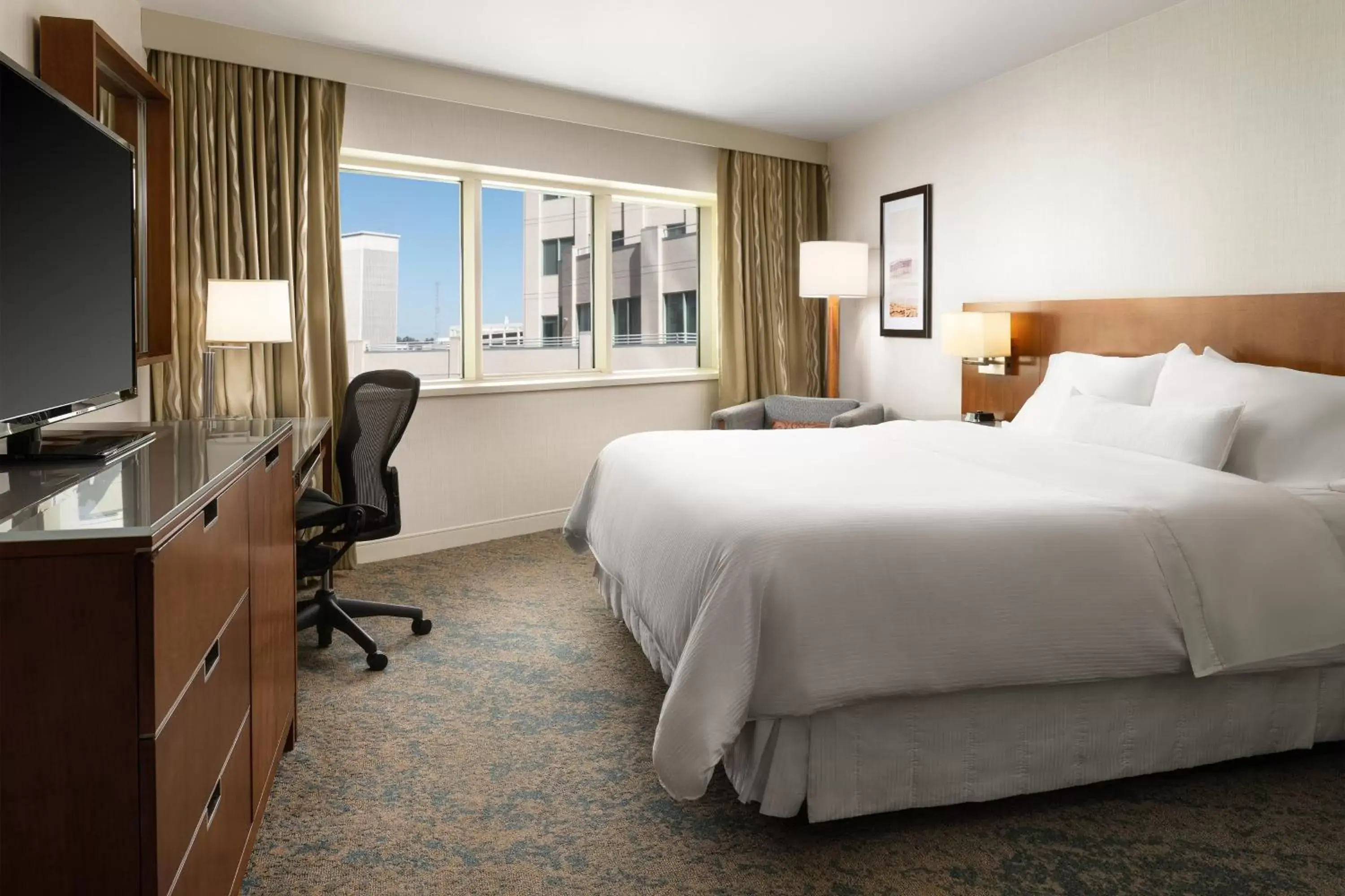 Photo of the whole room in The Westin San Diego Bayview