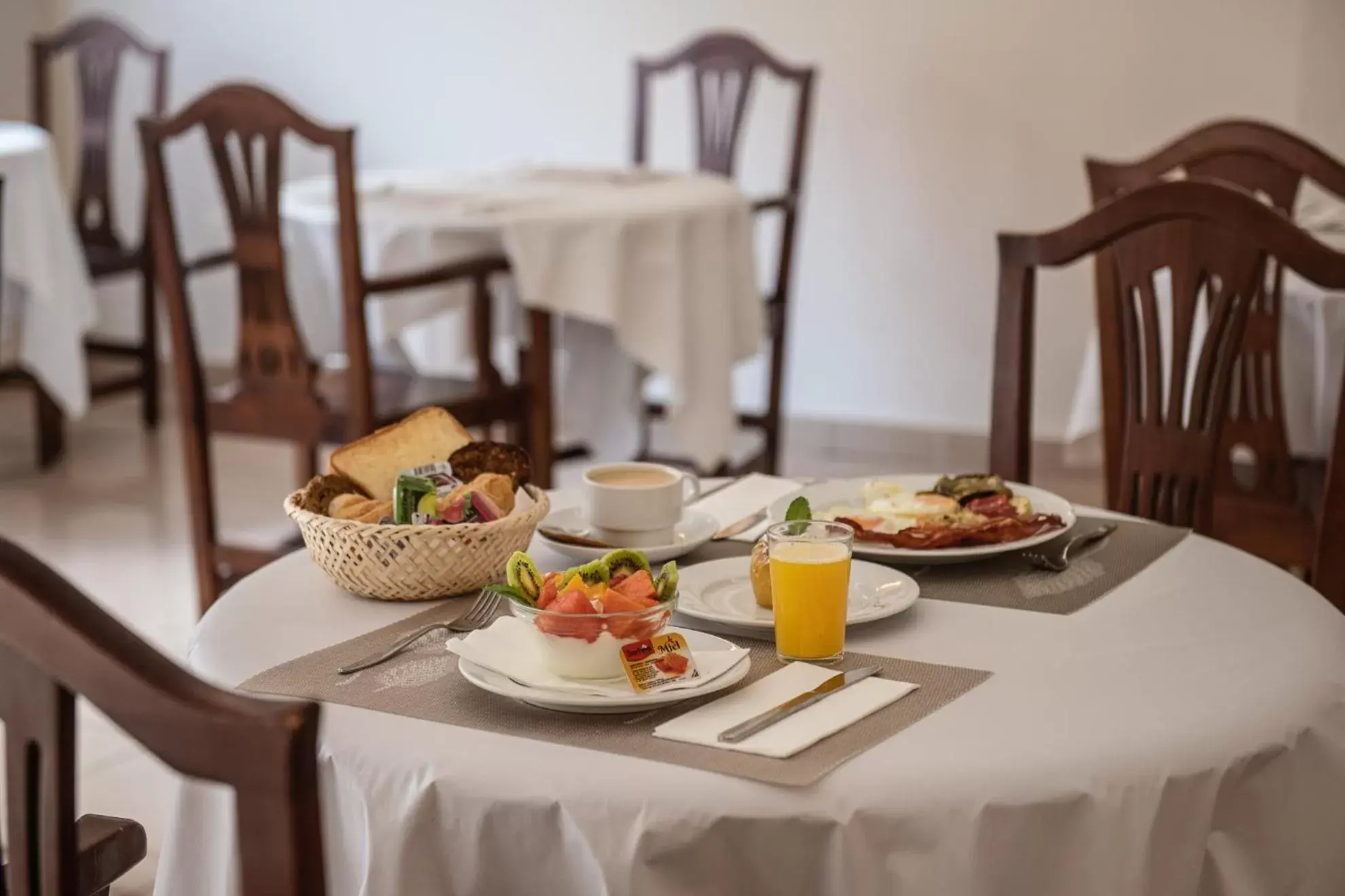 Restaurant/places to eat in Hotel Marte Restaurant/places to eat in Hotel Marte