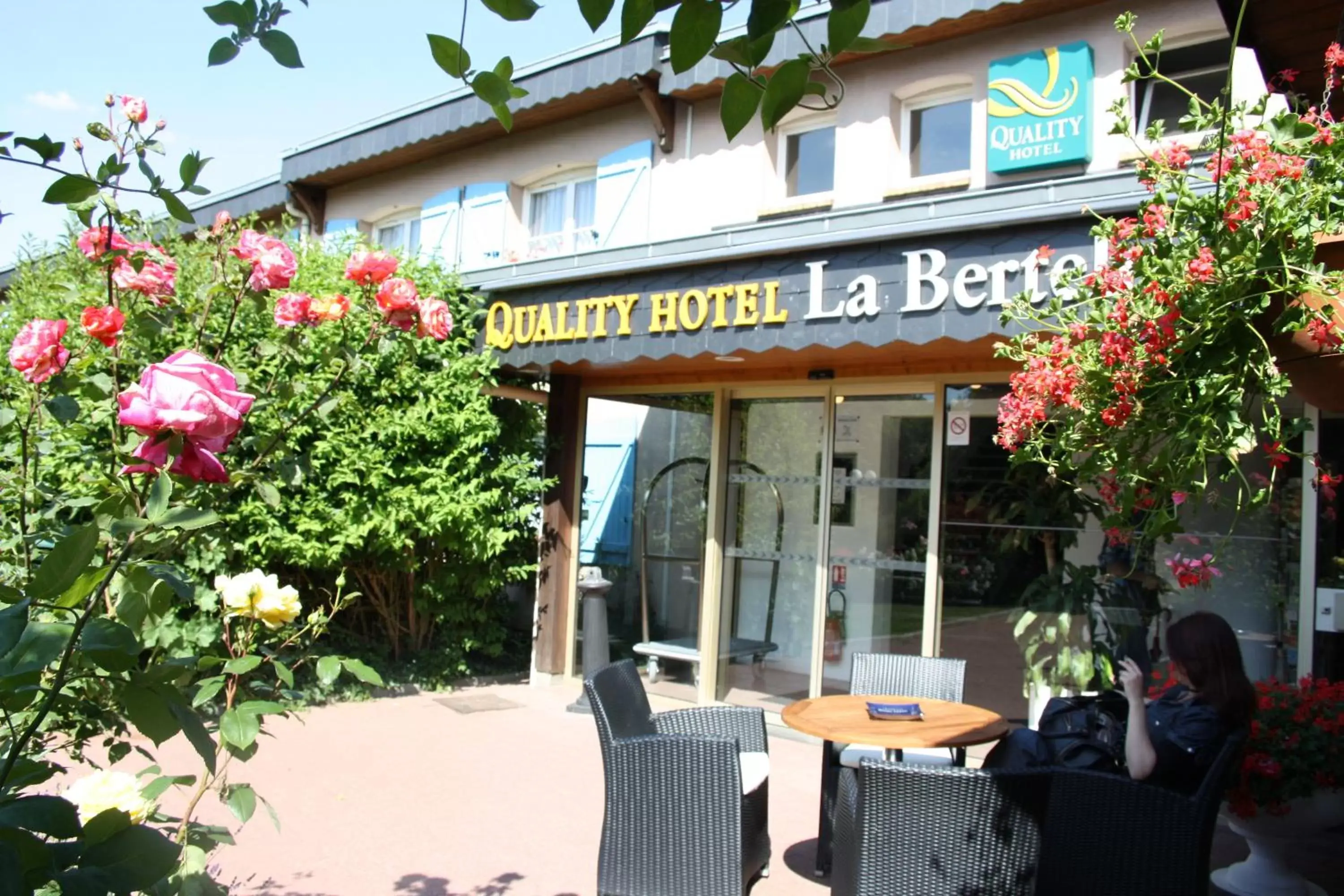 Facade/entrance in La Berteliere, The Originals Relais (Qualys-Hotel)