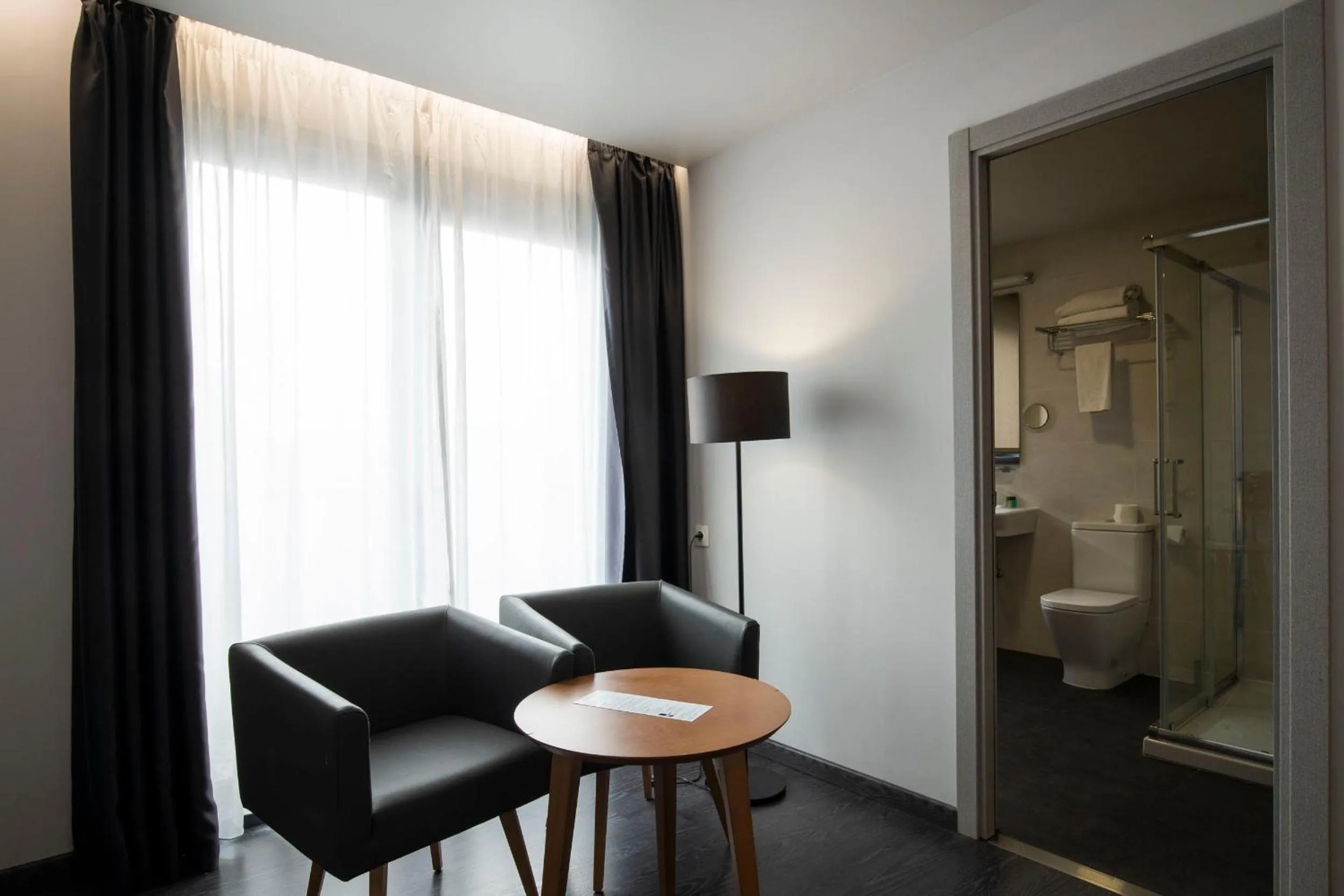 Photo of the whole room in Hotel Lux Santiago