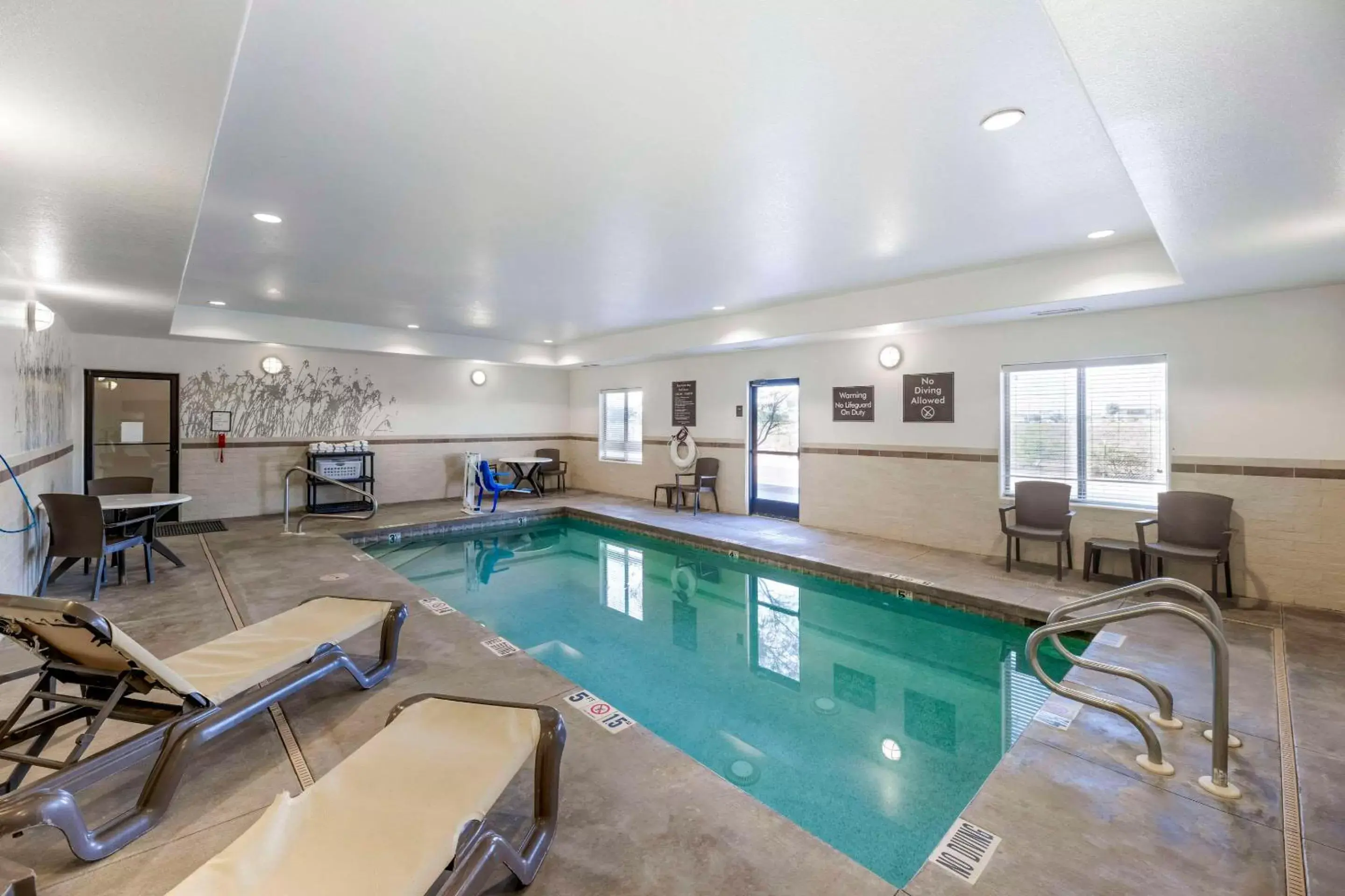 Swimming Pool in Sleep Inn & Suites Carlsbad Caverns Area