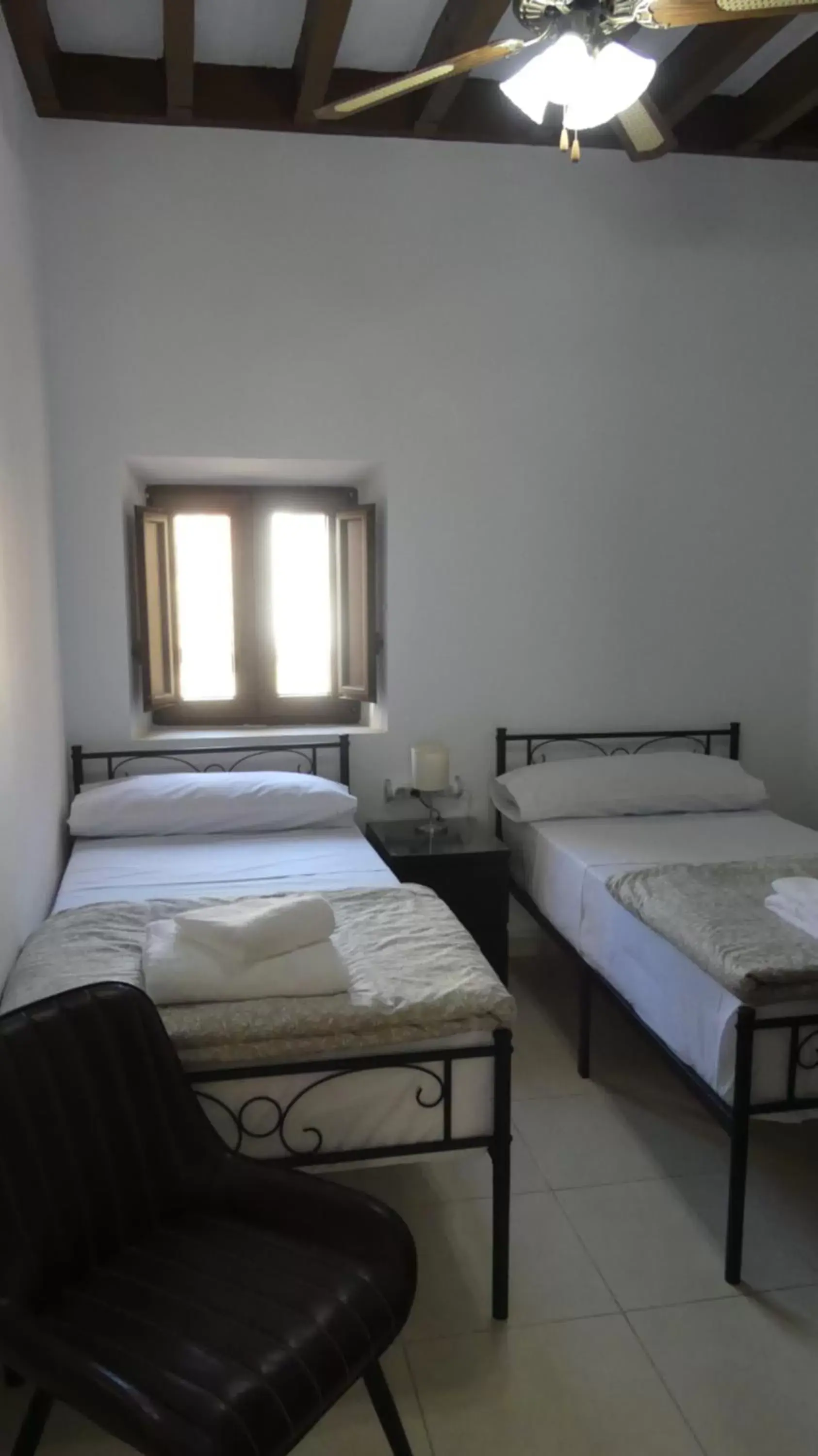 Photo of the whole room, Bed in Casa De Los Sueños