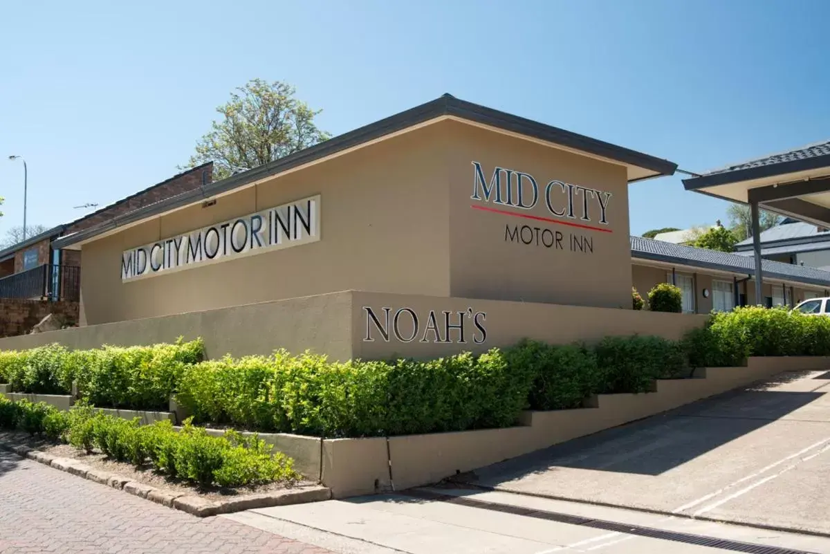 Facade/entrance, Property Building in Noah's Mid City Motor Inn Muswellbrook