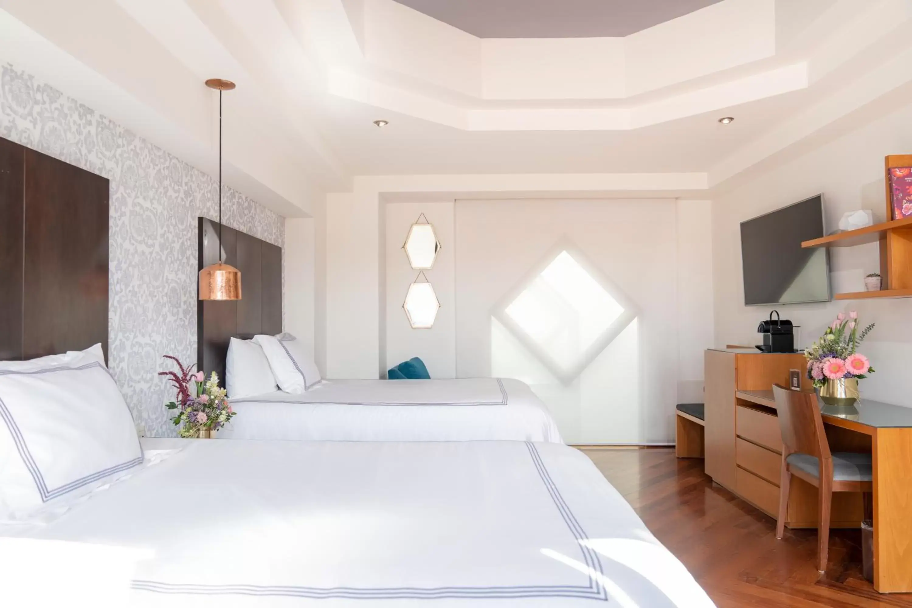 Bedroom, Bed in Santa Rita Hotel del Arte