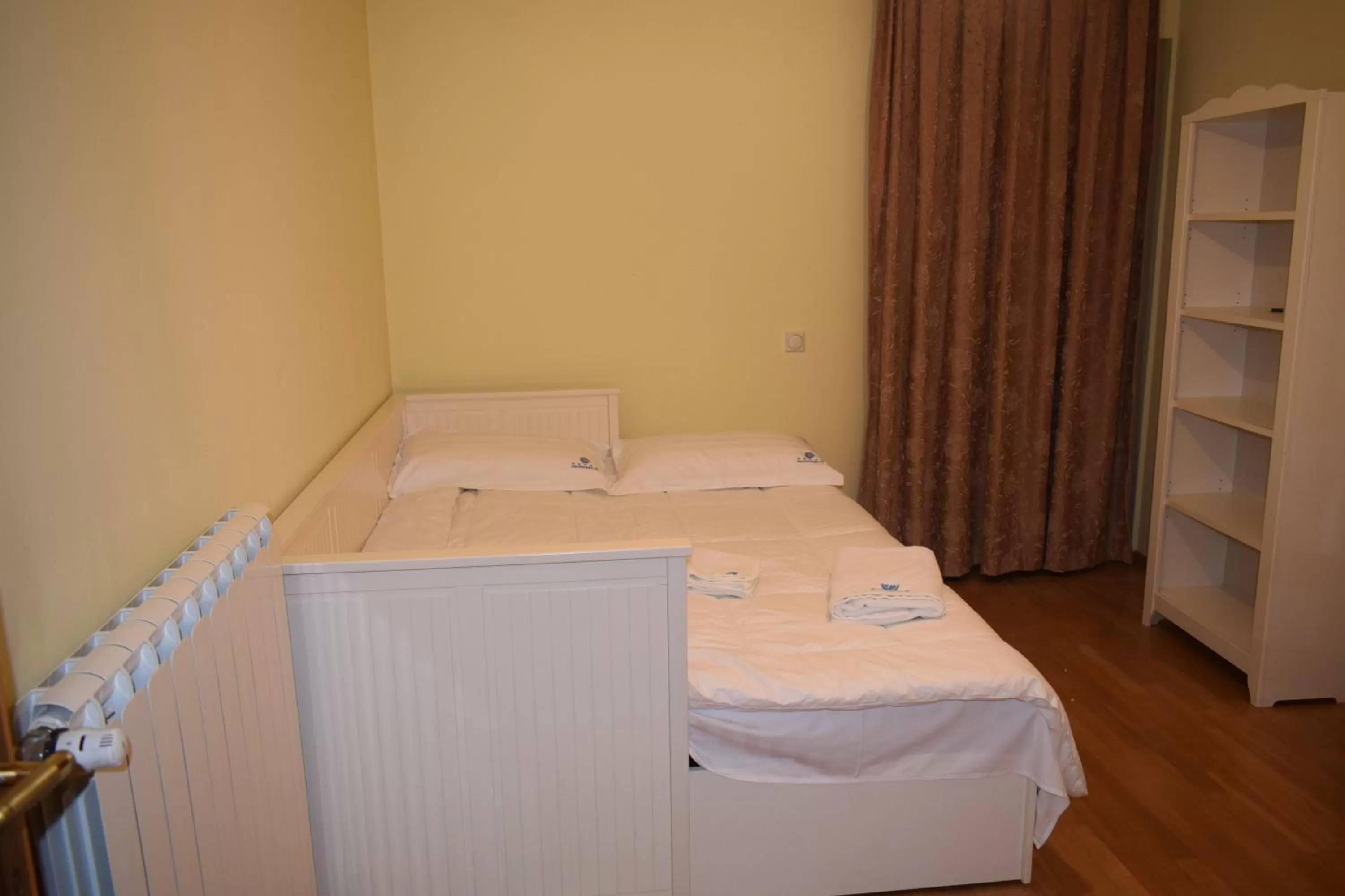 Photo of the whole room, Bed in Petriti & Spa