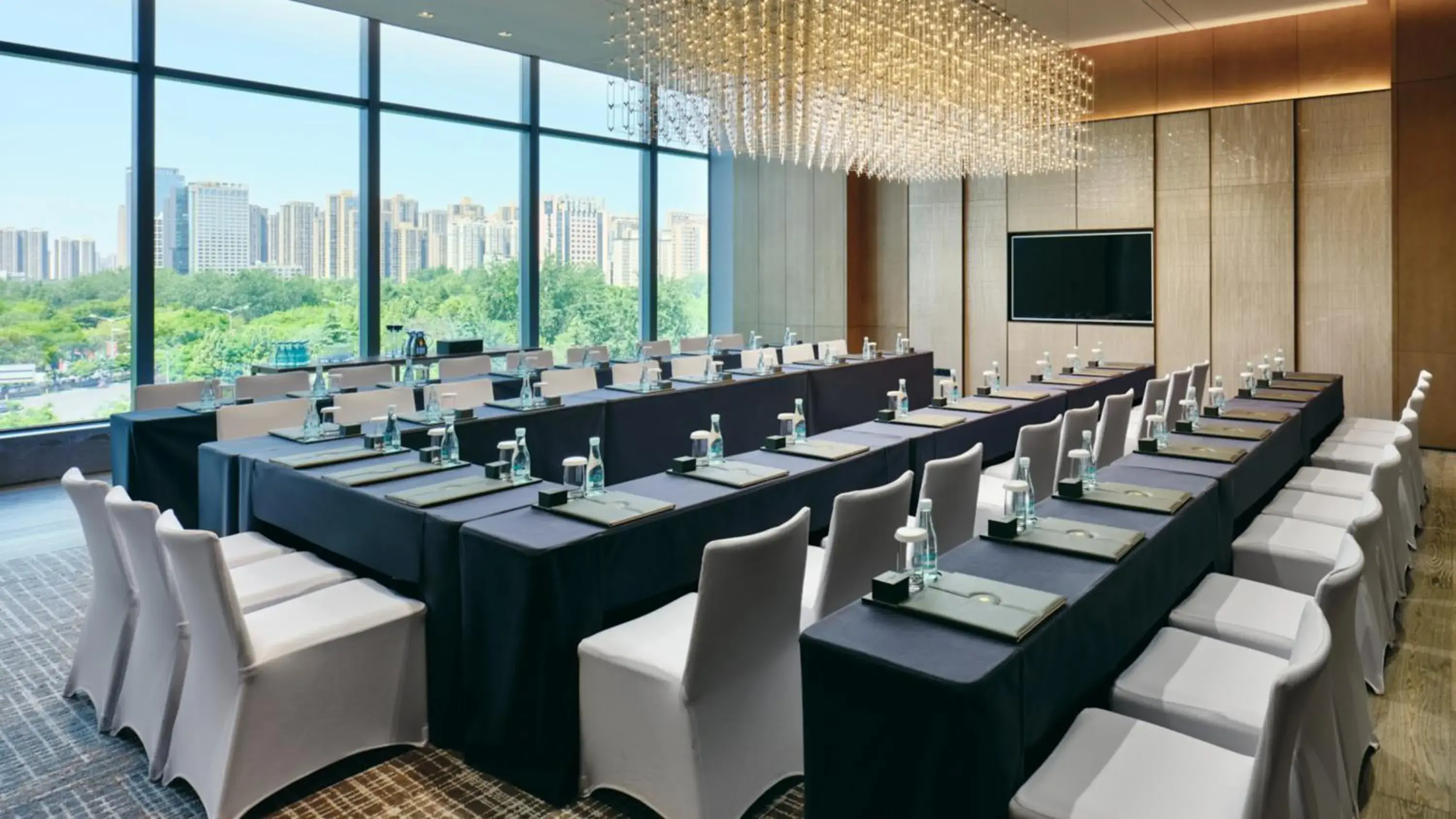 Meeting/conference room in InterContinental Xi'an North, an IHG Hotel