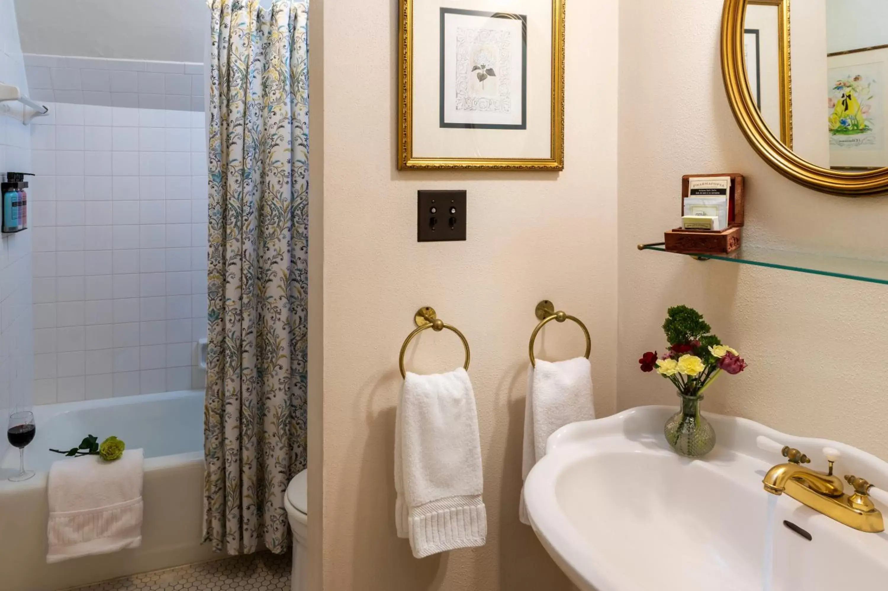 Bathroom in The 1899 Wright Inn & Carriage House