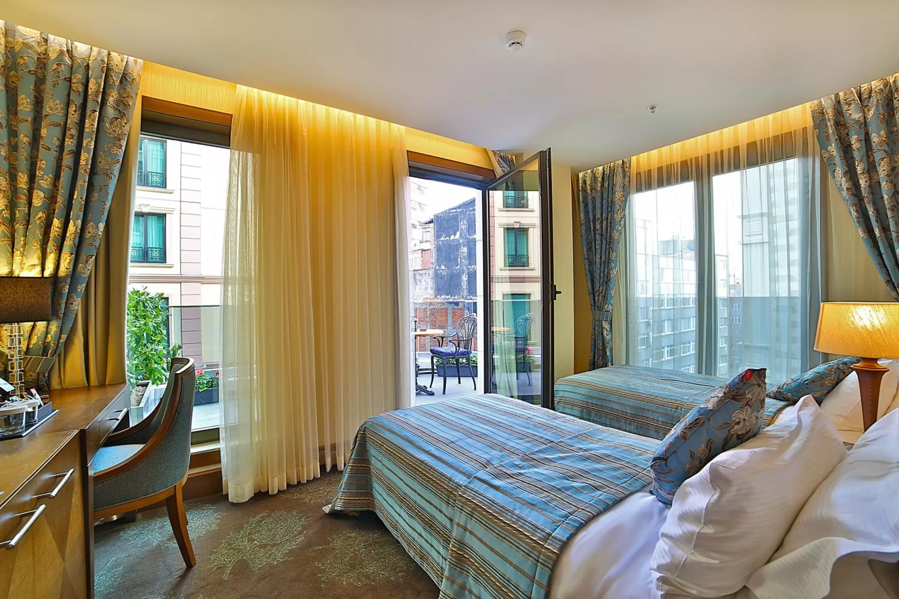 Bed in Adelmar Hotel Istanbul Sisli