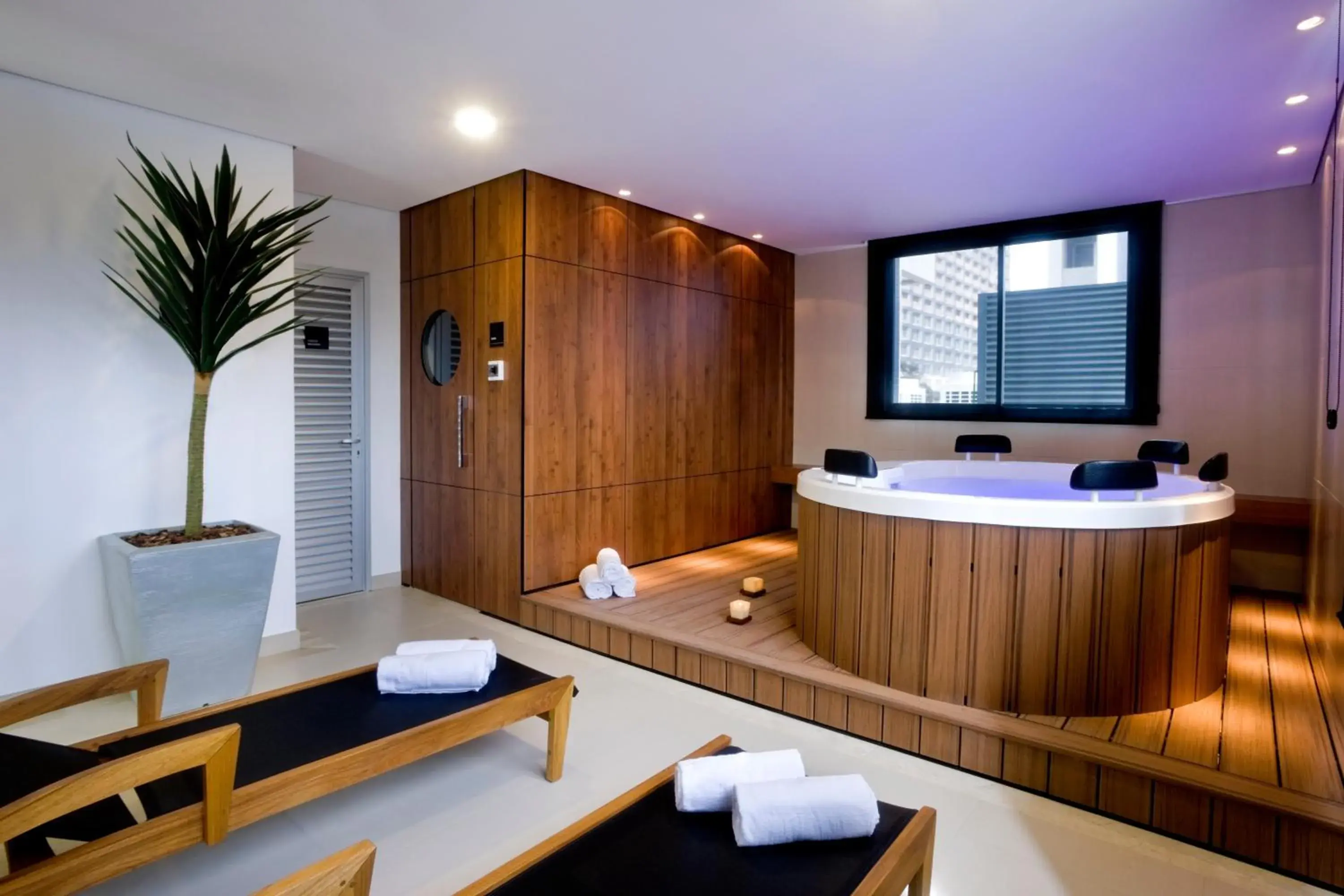 Hot Tub, Bathroom in Intercity Brasilia Led Aguas Claras