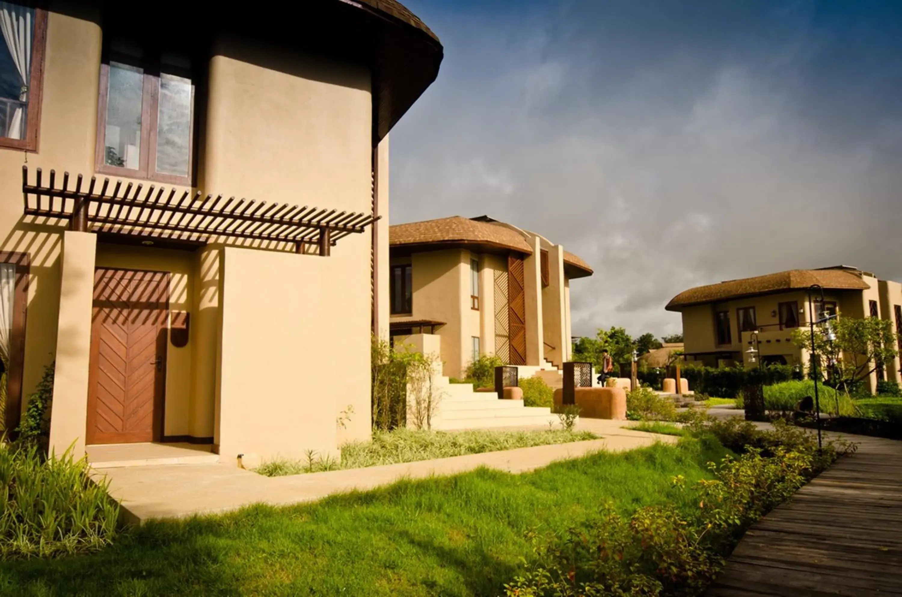 Facade/entrance, Property Building in Montis Resort