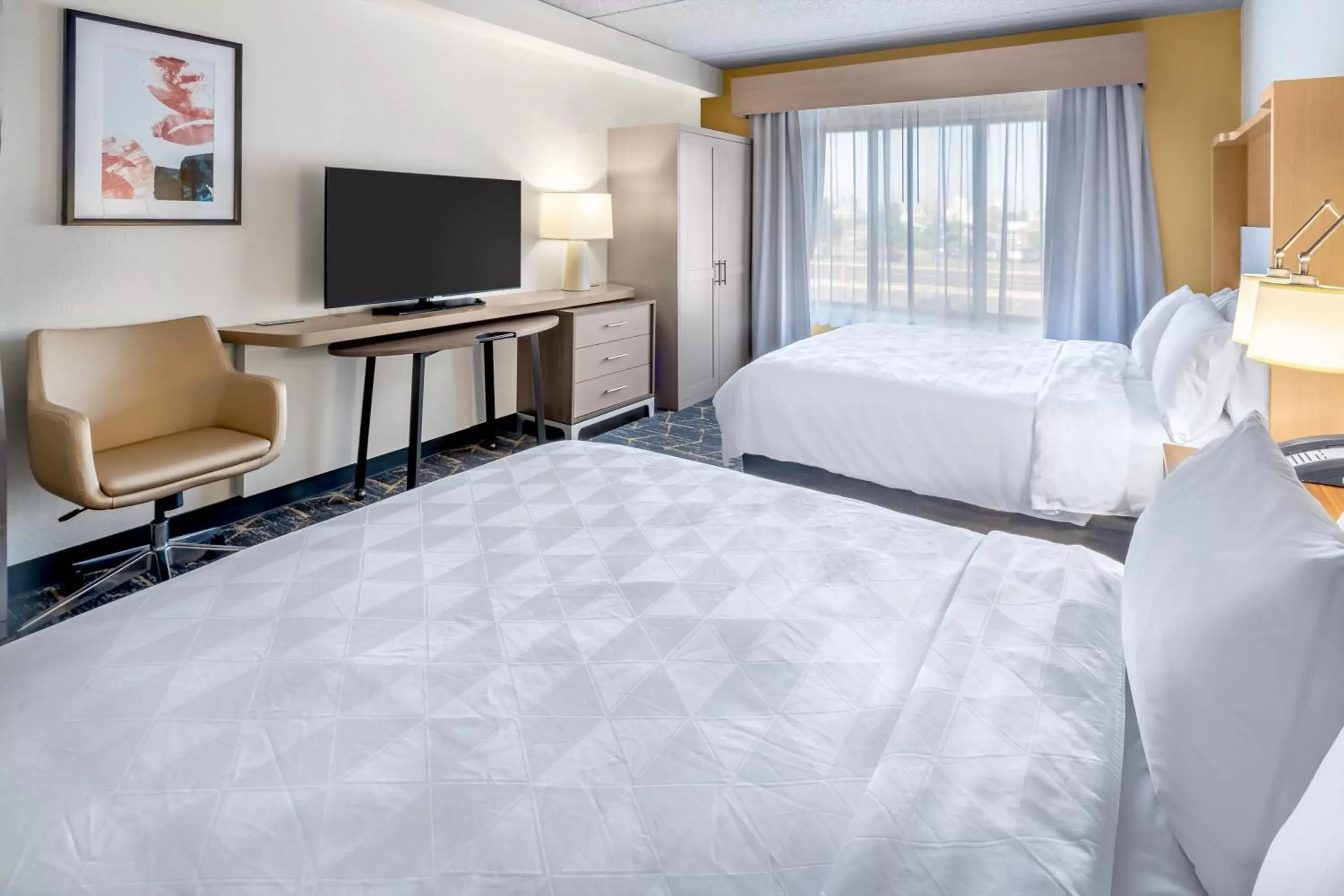 Photo of the whole room, Bed in Holiday Inn & Suites Wausau-Rothschild by IHG Photo of the whole room, Bed in Holiday Inn & Suites Wausau-Rothschild by IHG