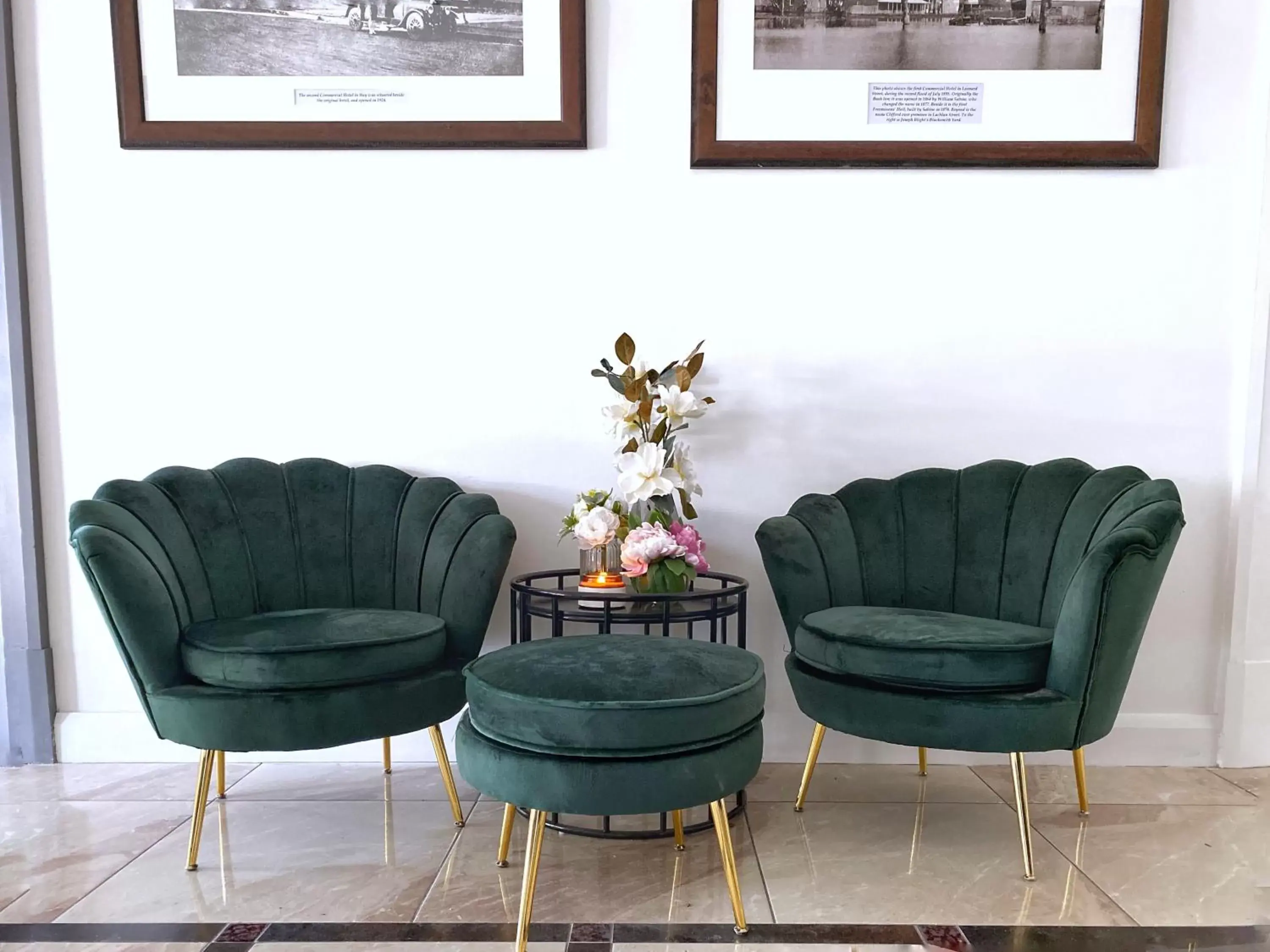 Living room, Seating Area in Commercial Motel