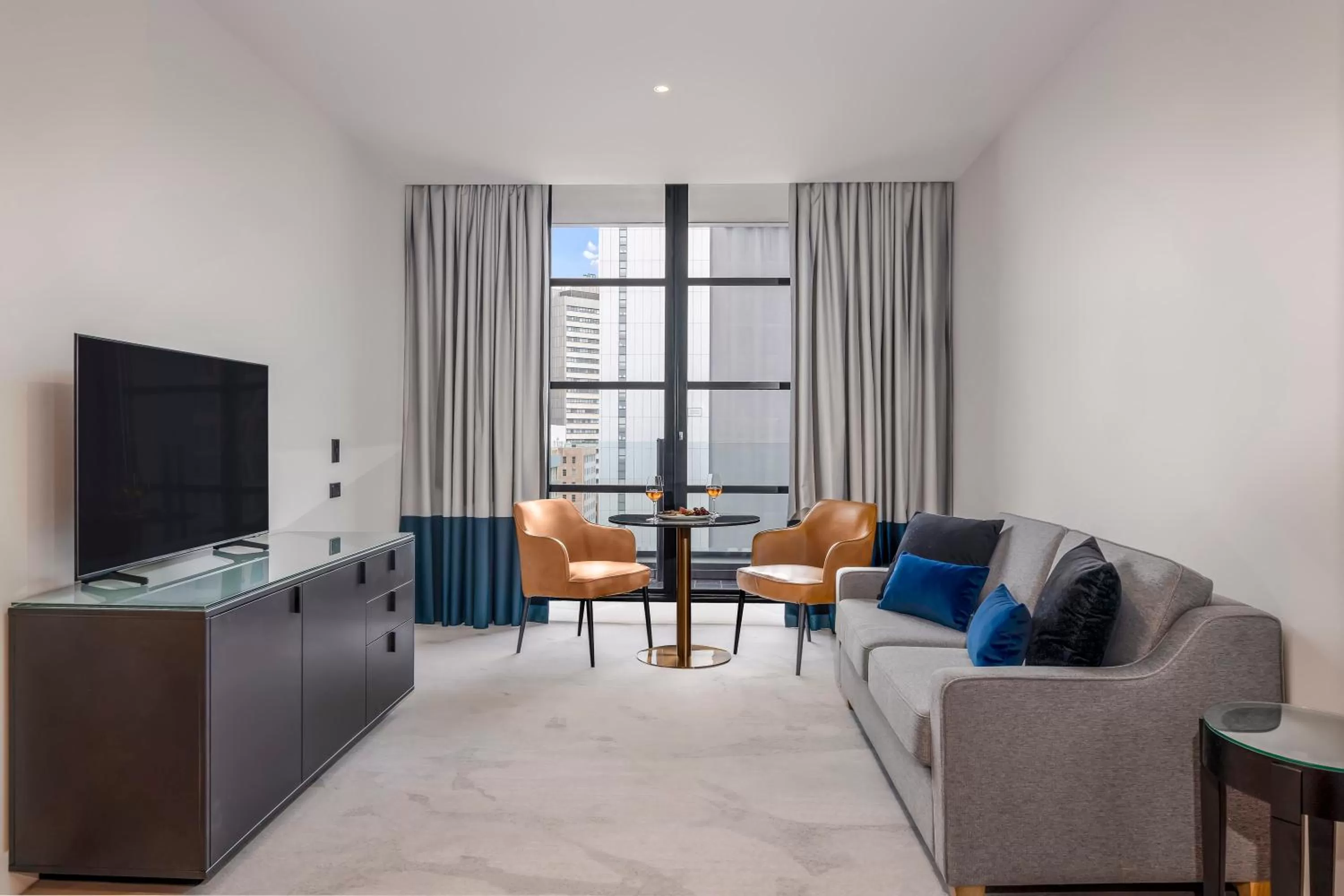 Living room in Peppers Waymouth Hotel