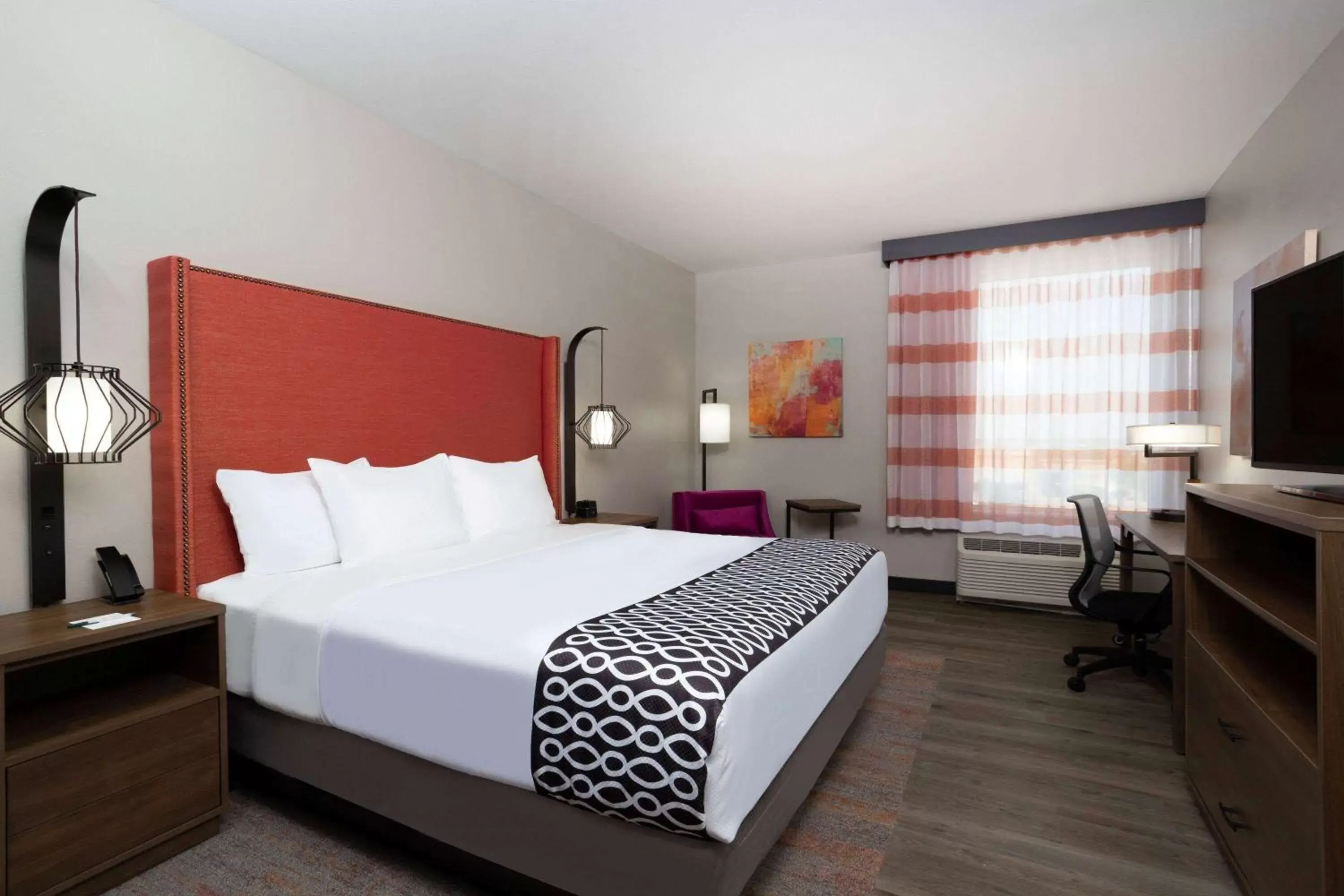 Bedroom, Bed in La Quinta Inn & Suites by Wyndham Pflugerville