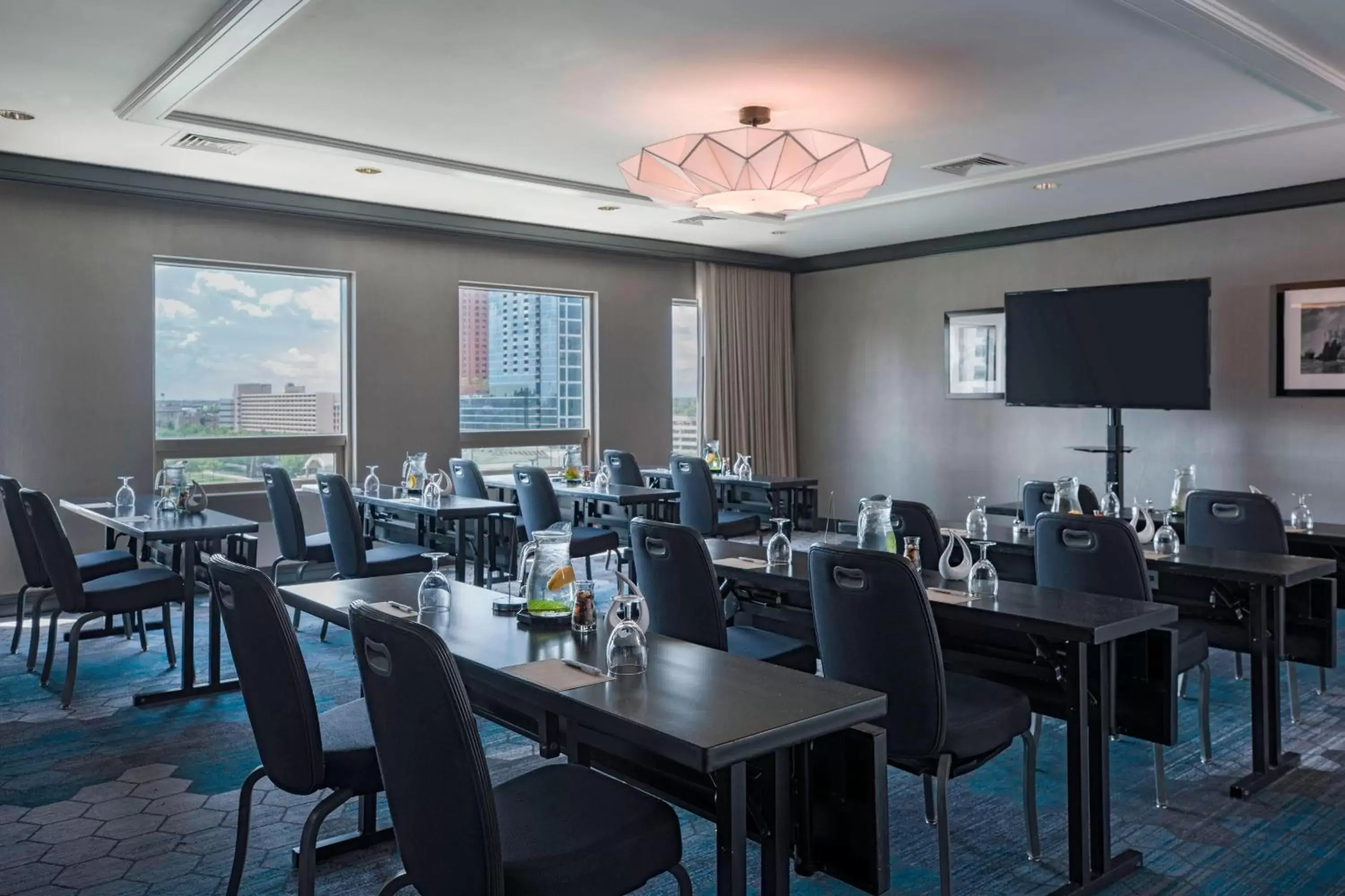 Meeting/conference room, Restaurant/Places to Eat in Renaissance Baltimore Harborplace Hotel