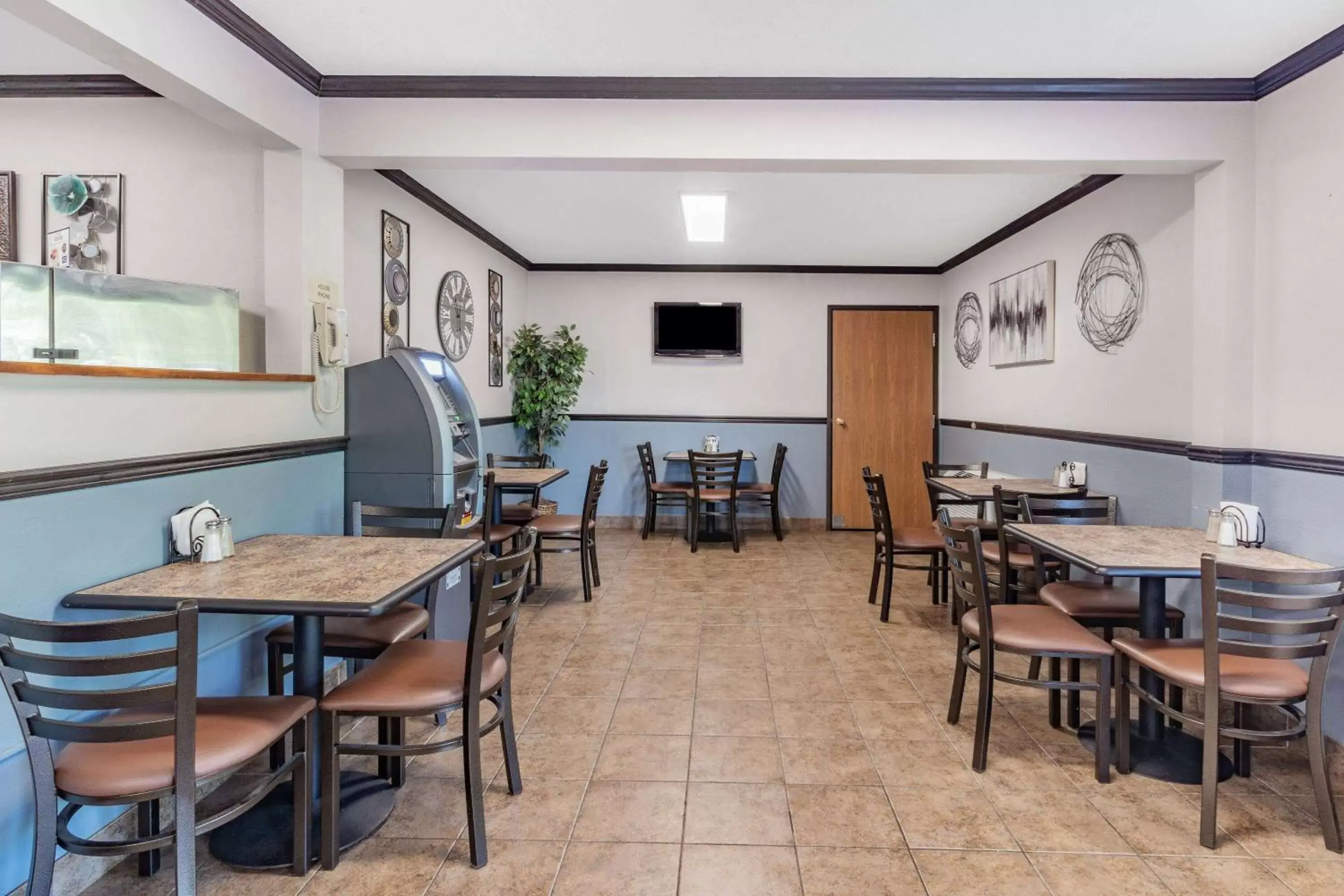 Breakfast in Baymont by Wyndham Bozeman Breakfast in Baymont by Wyndham Bozeman