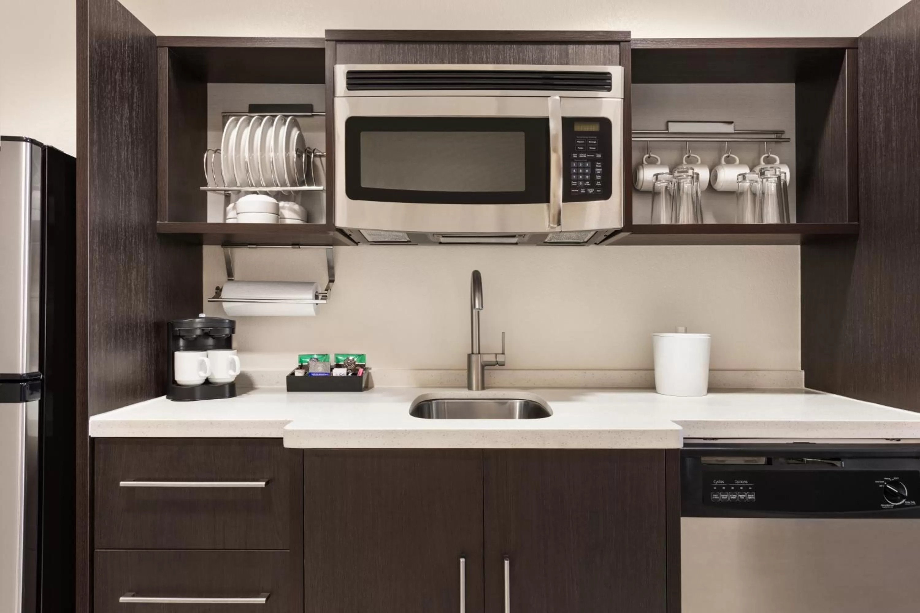 Kitchen or kitchenette in Home2 Suites by Hilton Lubbock