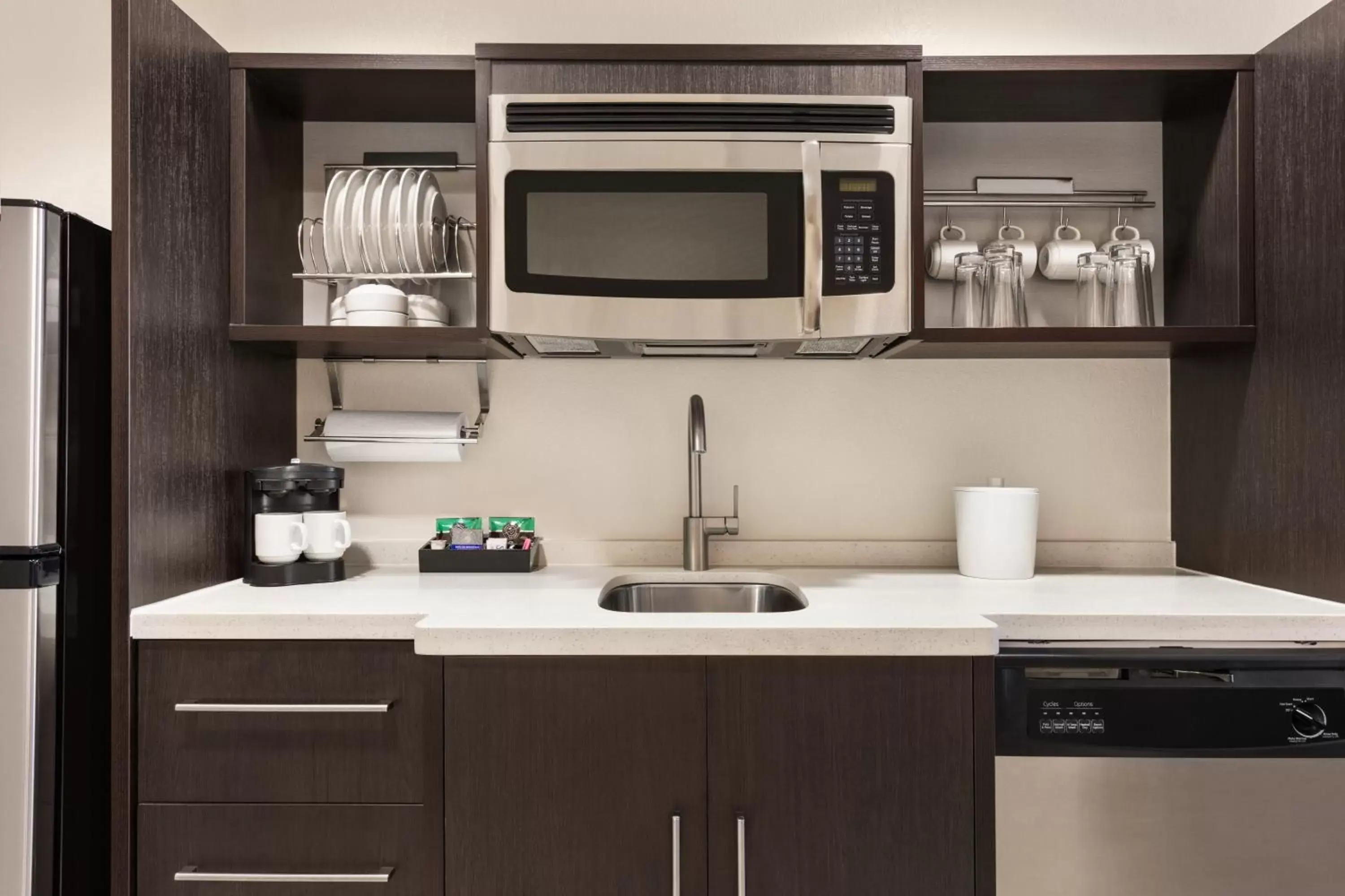 Kitchen or kitchenette, Kitchen/Kitchenette in Home2 Suites by Hilton Lubbock