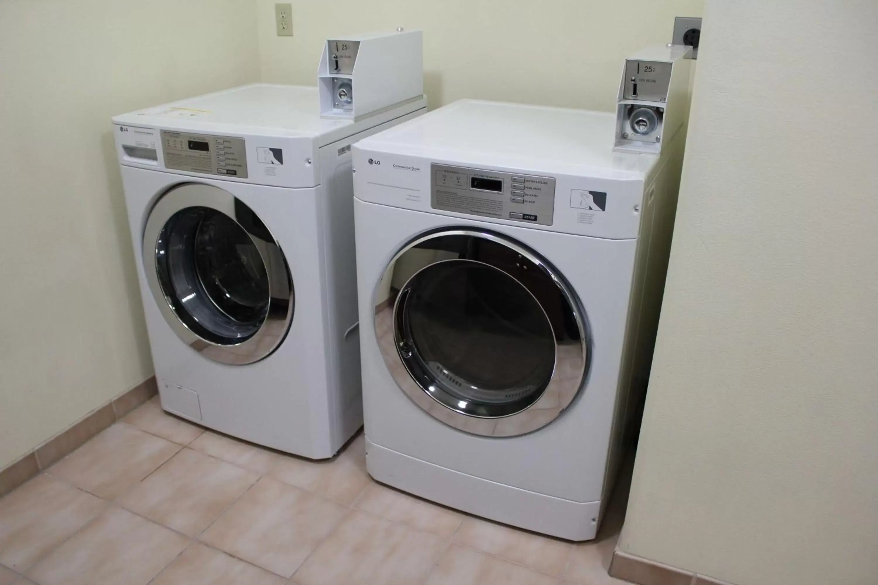 laundry in Best Western Plus Houston Atascocita Inn & Suites