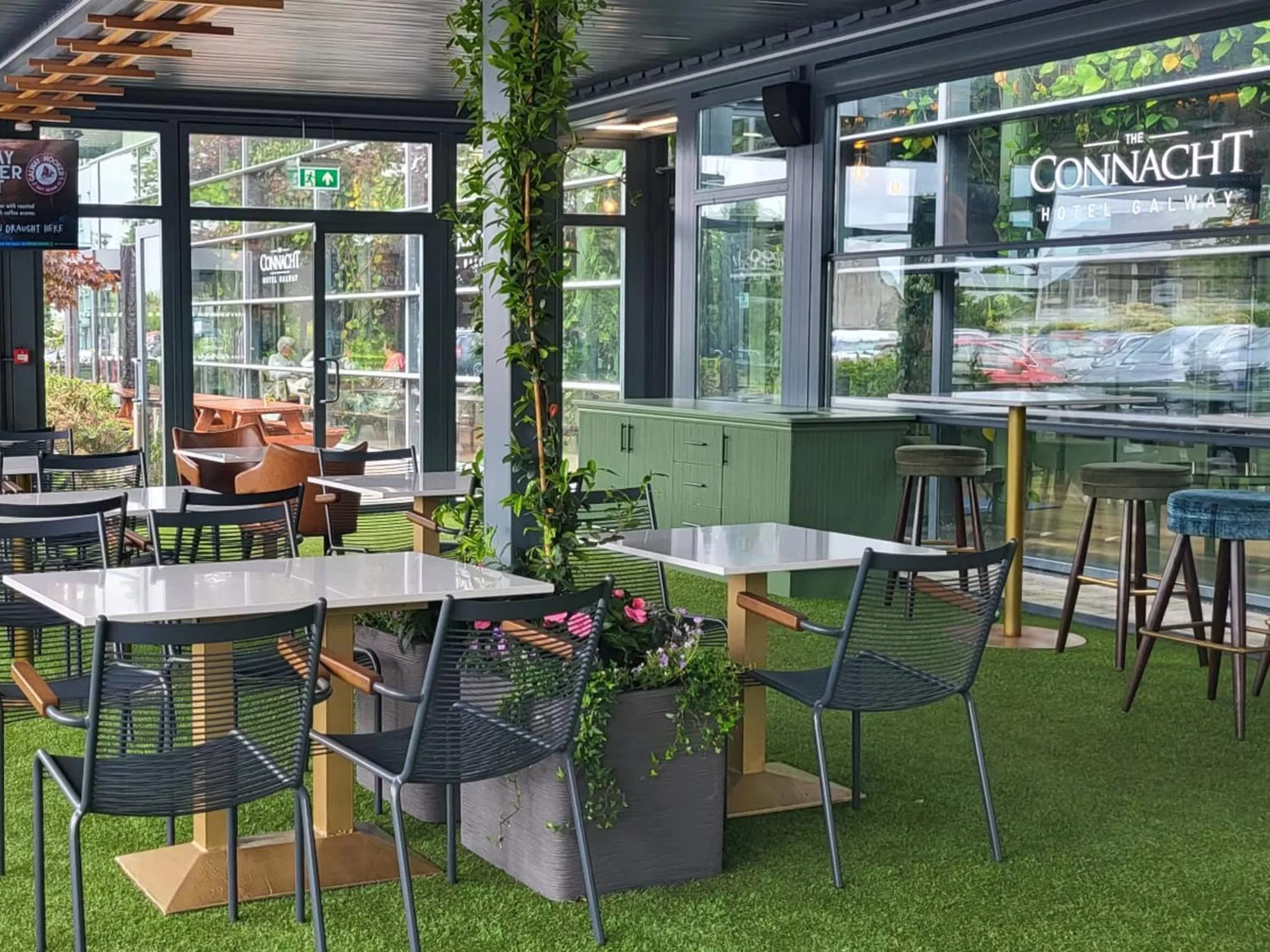 Restaurant/places to eat in The Connacht Hotel