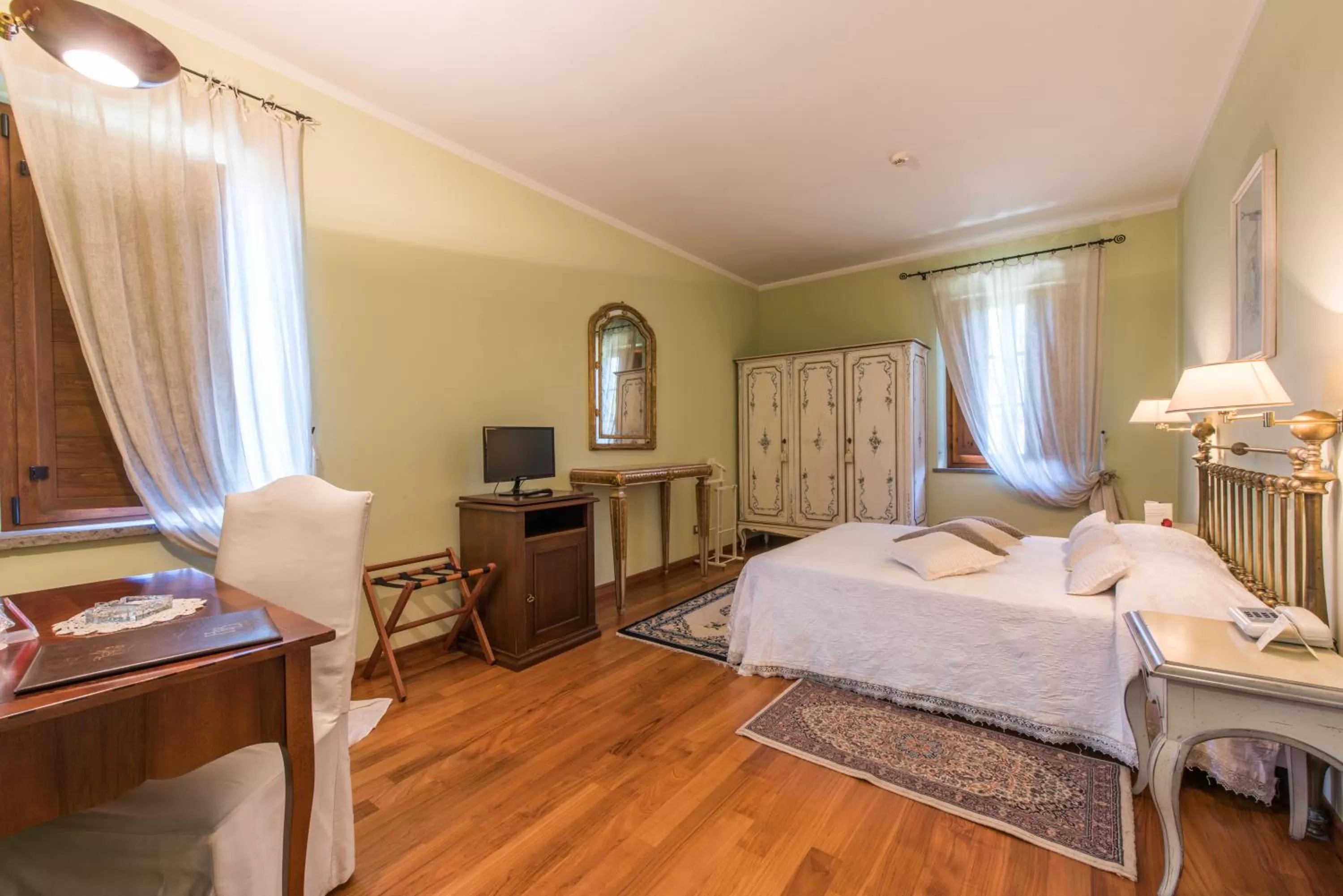 Junior Suite with Terrace and View in Hotel Bramante