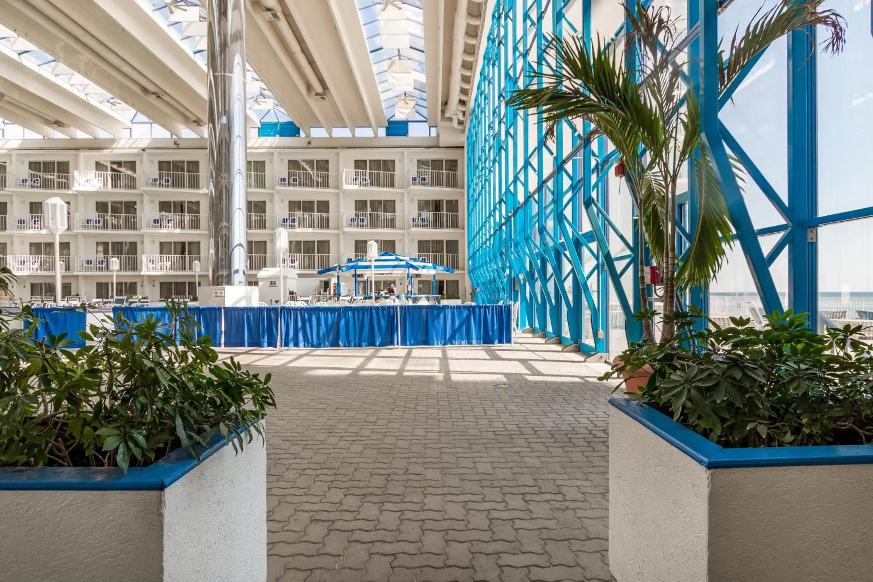 Balcony/Terrace, Swimming Pool in Princess Royale Oceanfront Resort