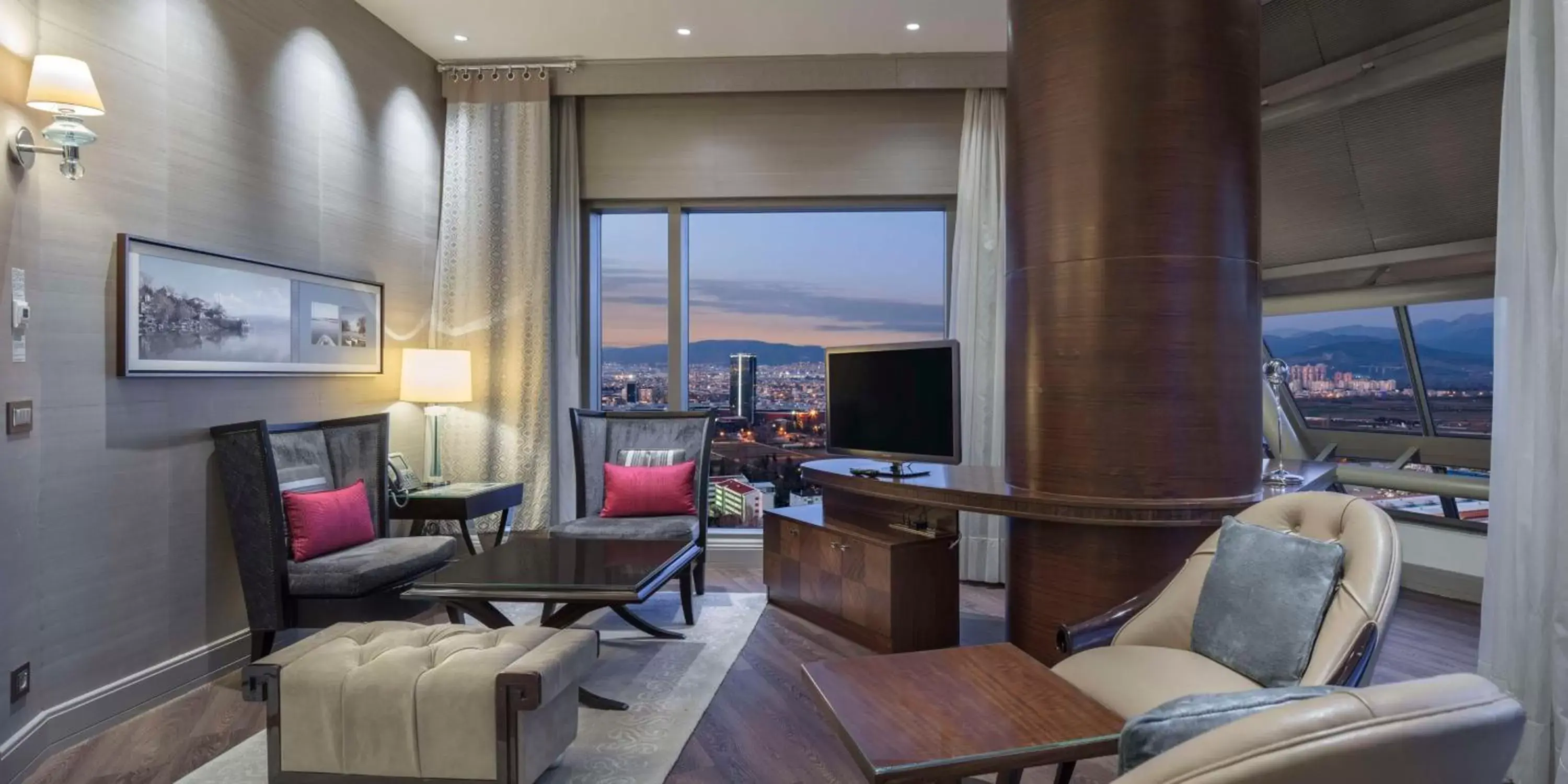 Living room, Seating Area in Hilton Bursa Convention Center & Spa