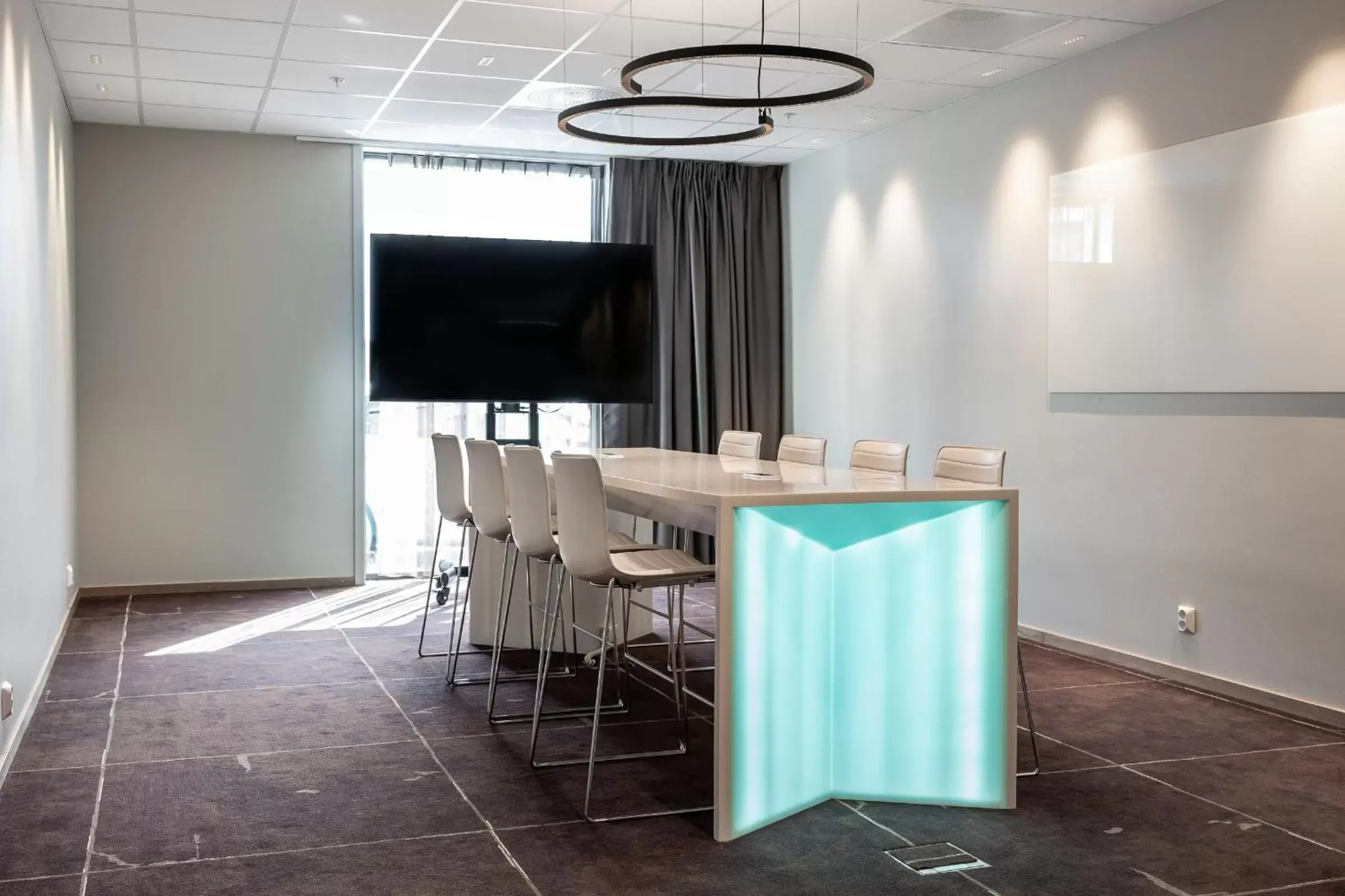 Meeting/conference room, TV/Entertainment Center in Quality Airport Hotel Værnes