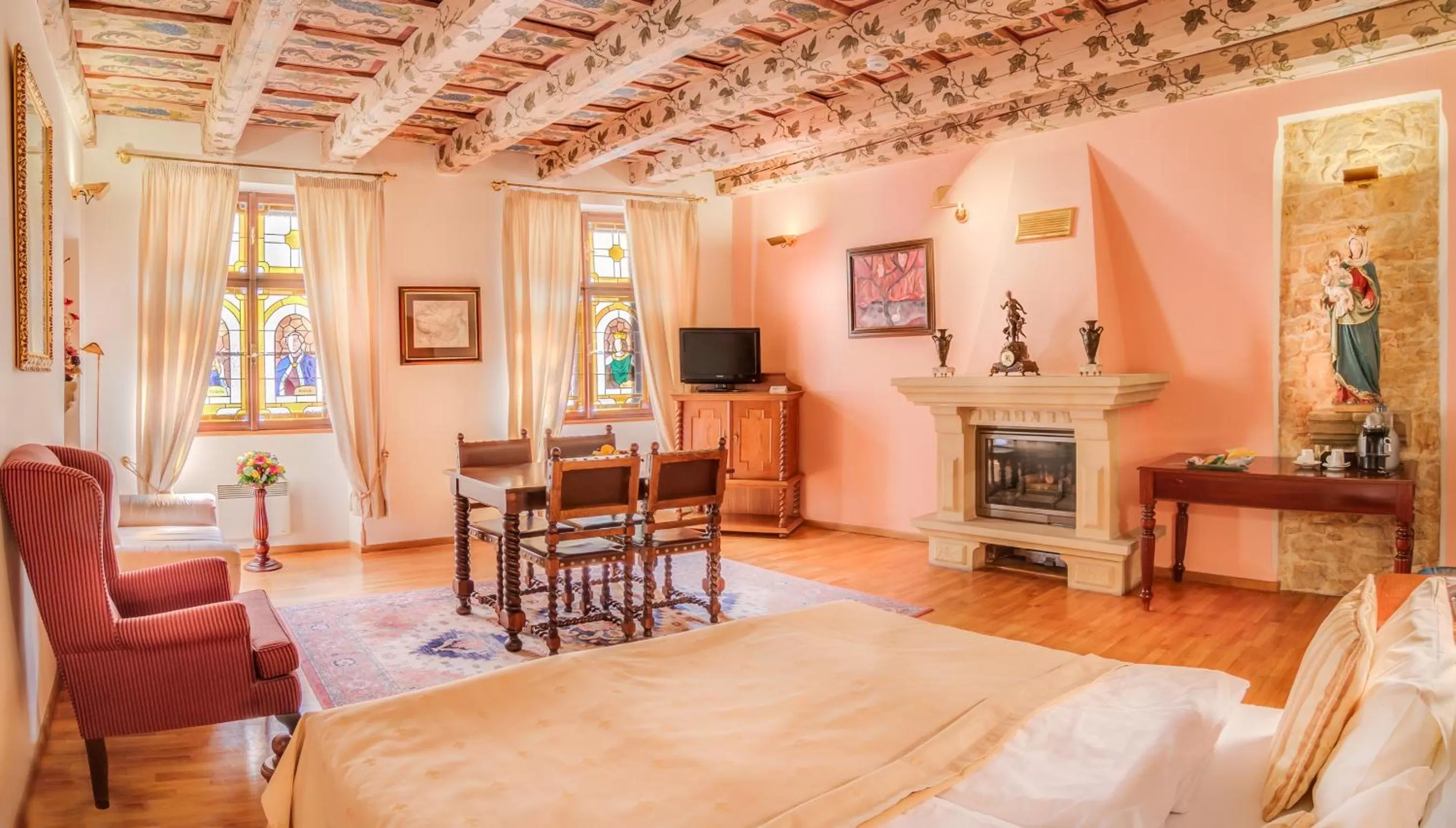 Bedroom in The King Charles