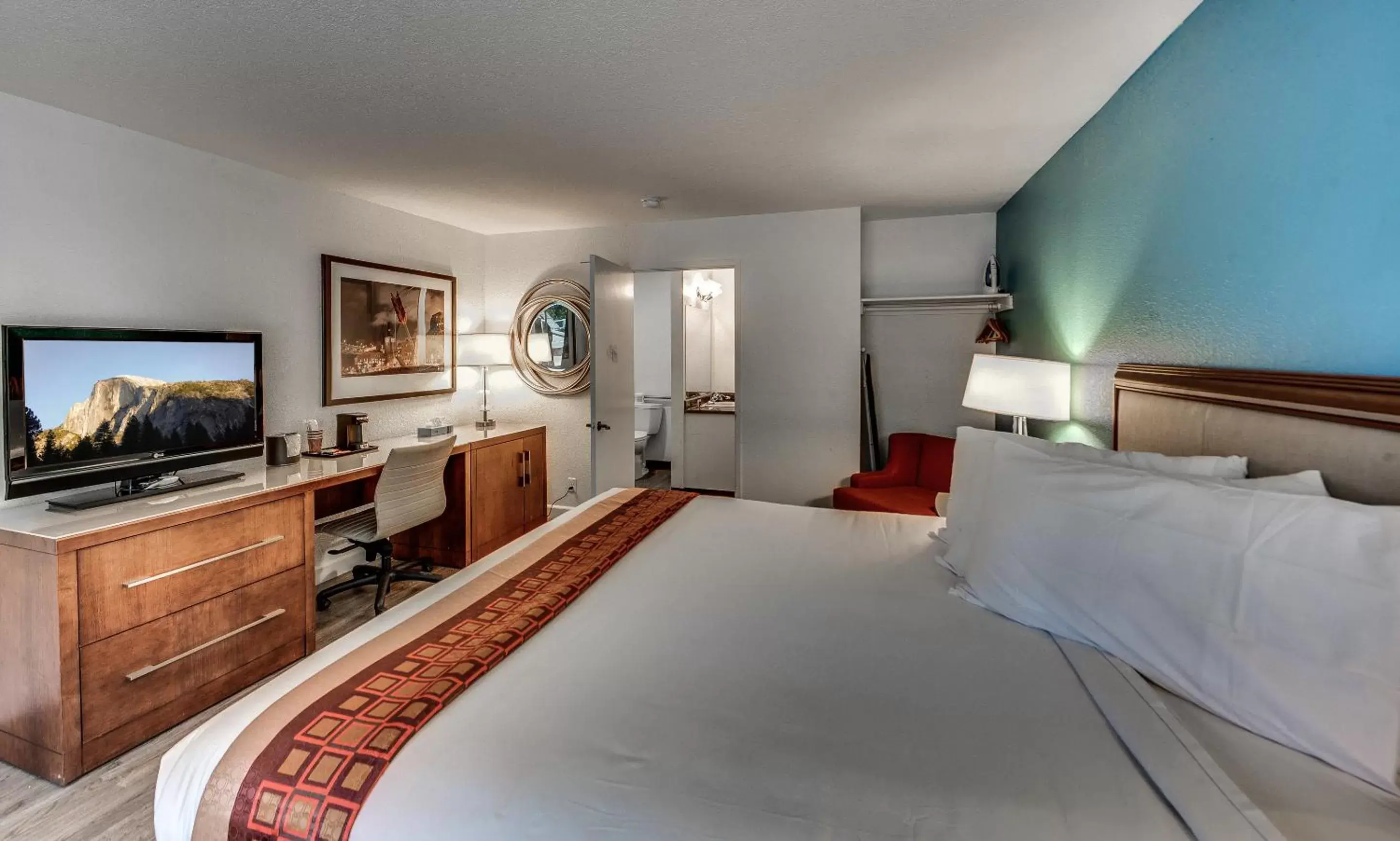 Photo of the whole room, Bed in Angels Inn Photo of the whole room, Bed in Angels Inn