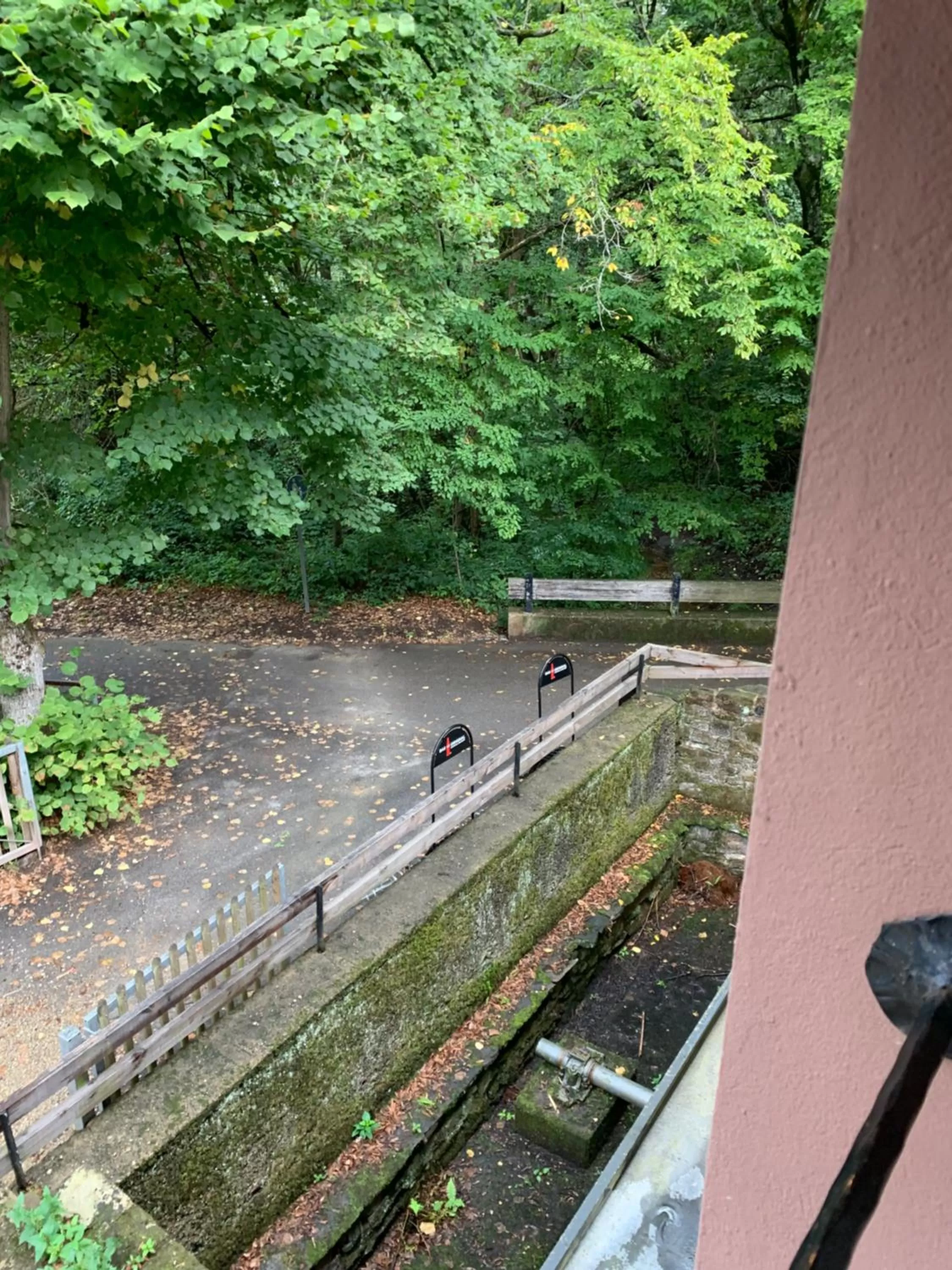 Quiet street view in Hotel Restaurant El Greco bei der Taffingsmühle
