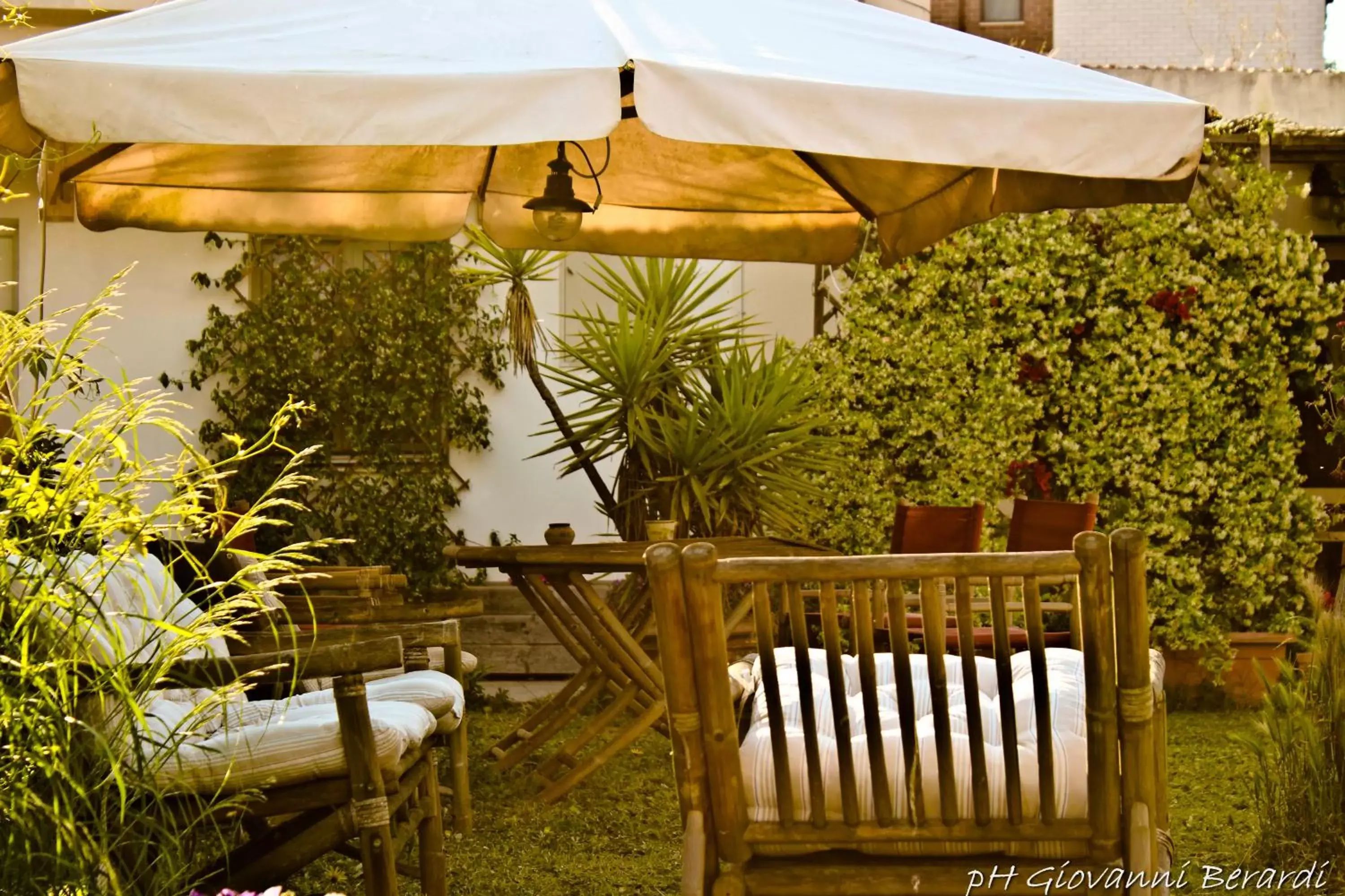 Seating Area in Albarosa