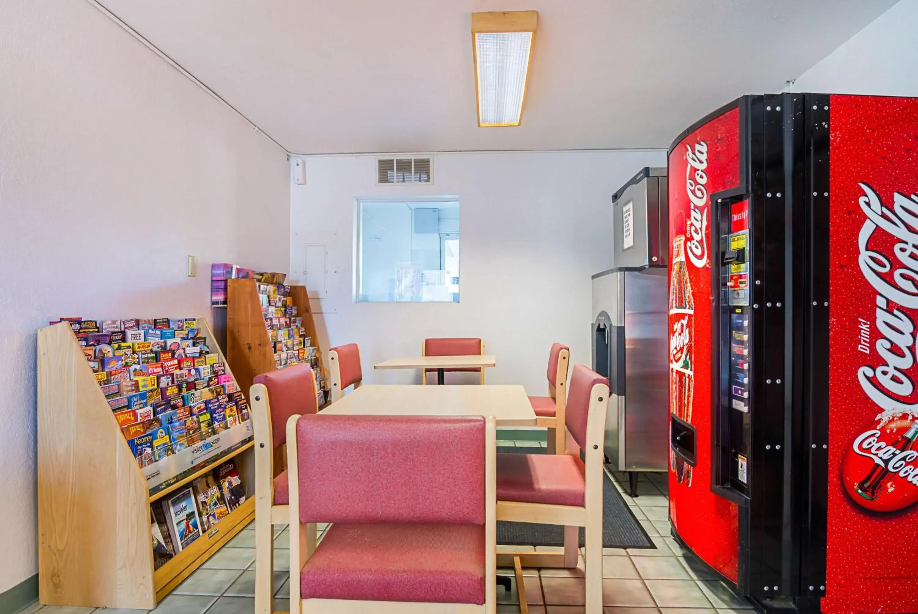 Seating area, Dining Area in Motel 6-Mitchell, SD