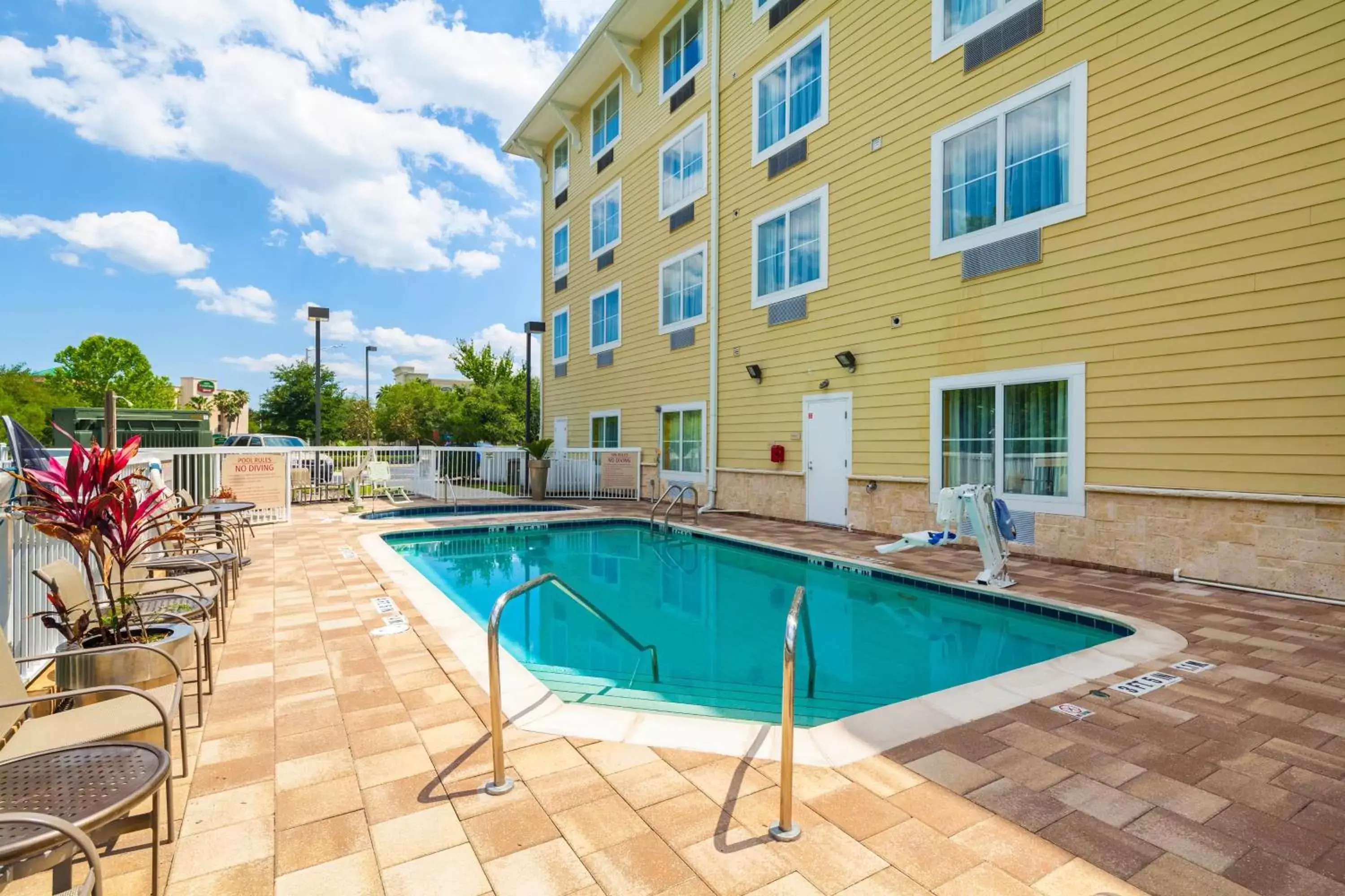 Swimming Pool in TownePlace Suites Jacksonville Butler Boulevard