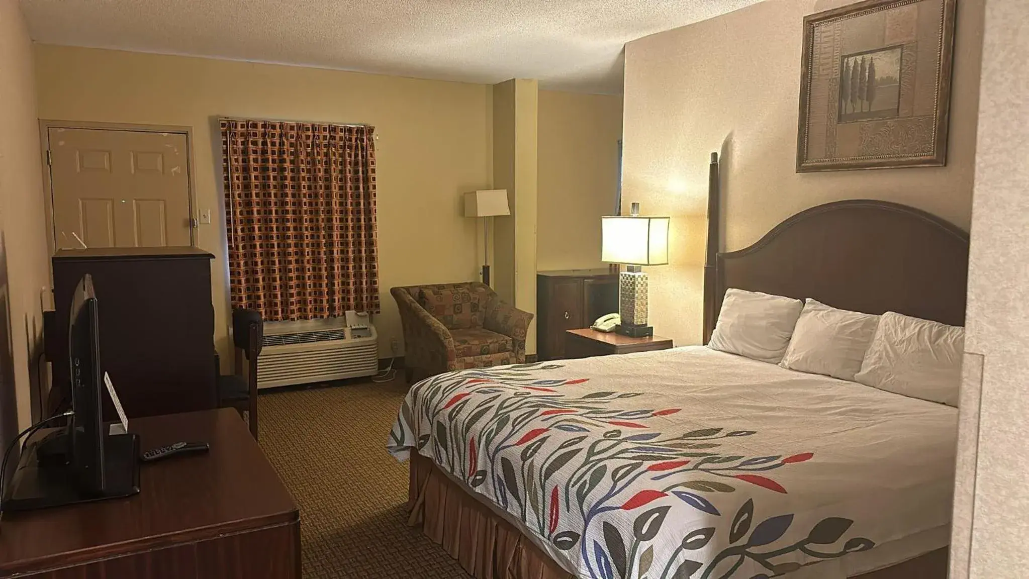 Bed in Americas Best Value Inn - Tunica Resort