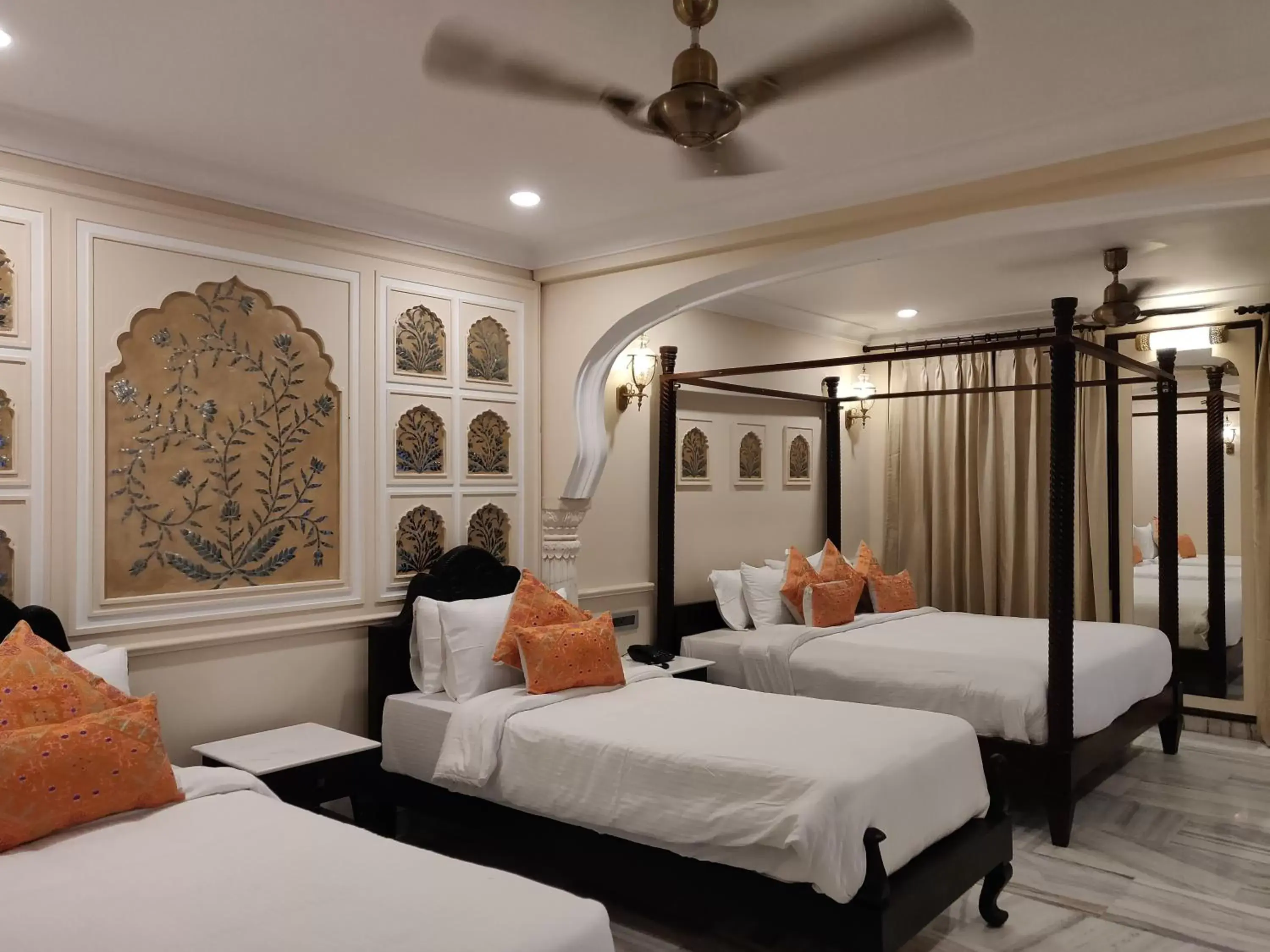 Bed in Laxmi Palace Heritage Boutique Hotel