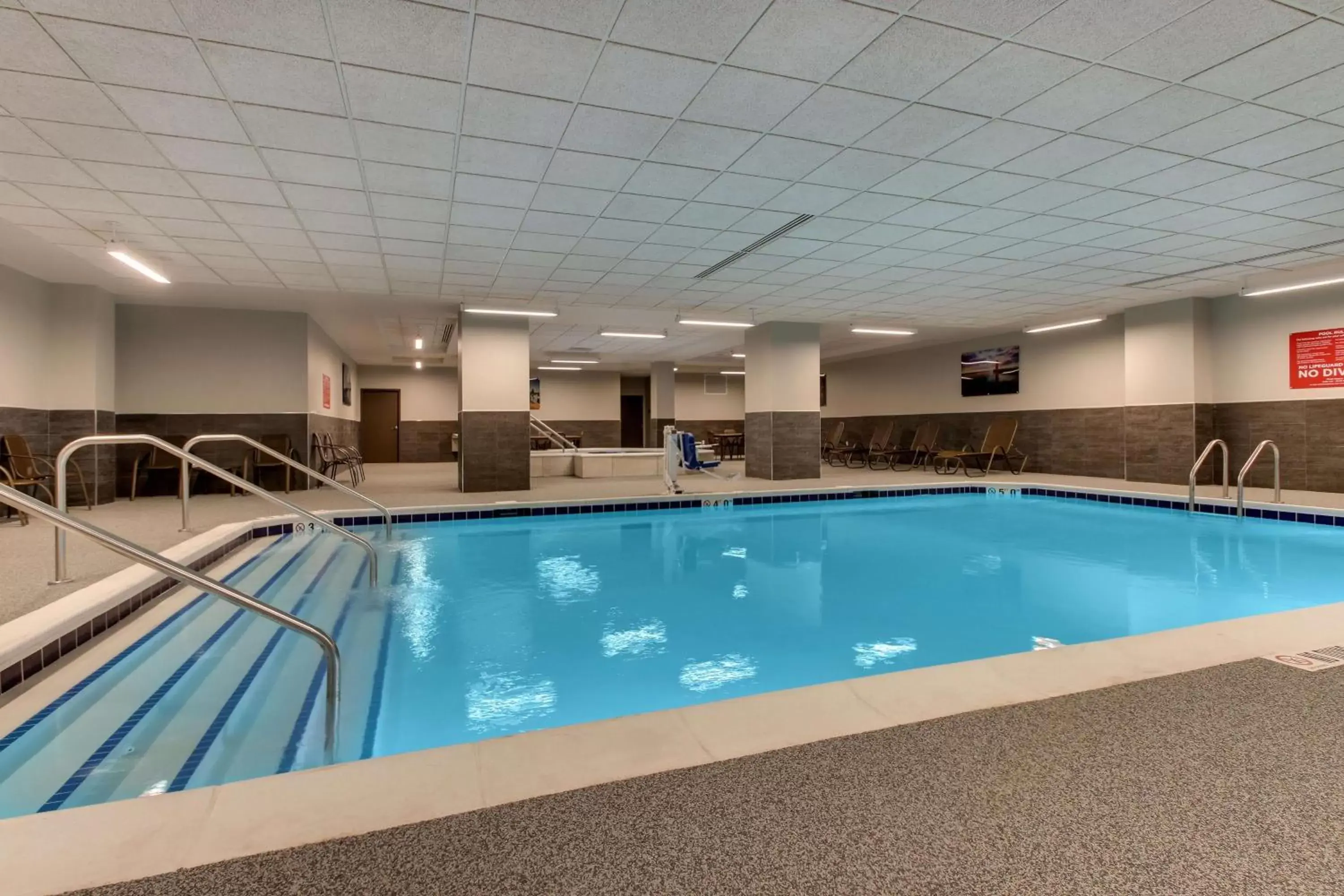 Activities, Swimming Pool in Drury Plaza Hotel Milwaukee Downtown