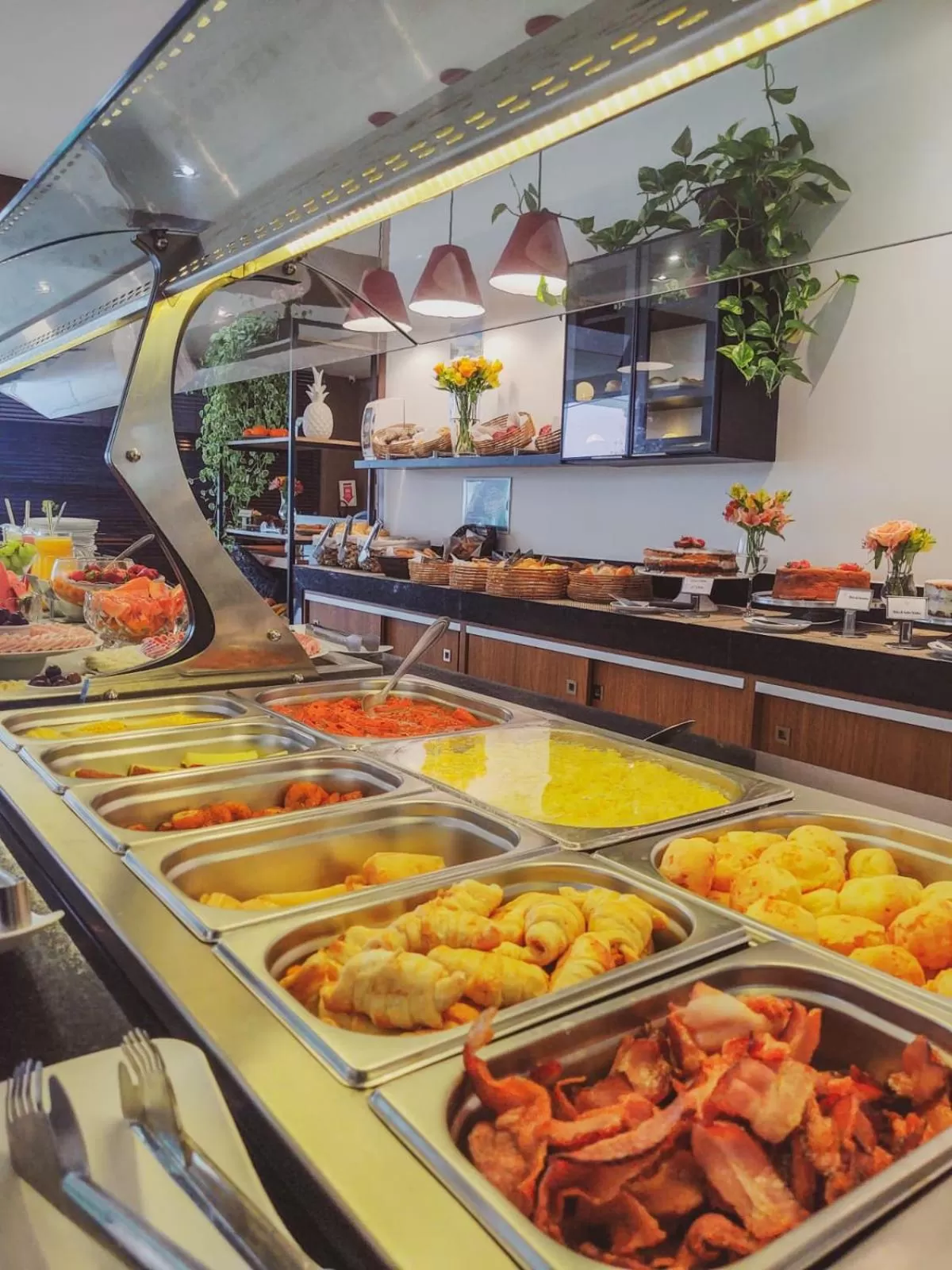 Buffet breakfast in Paradiso Peró Praia Hotel