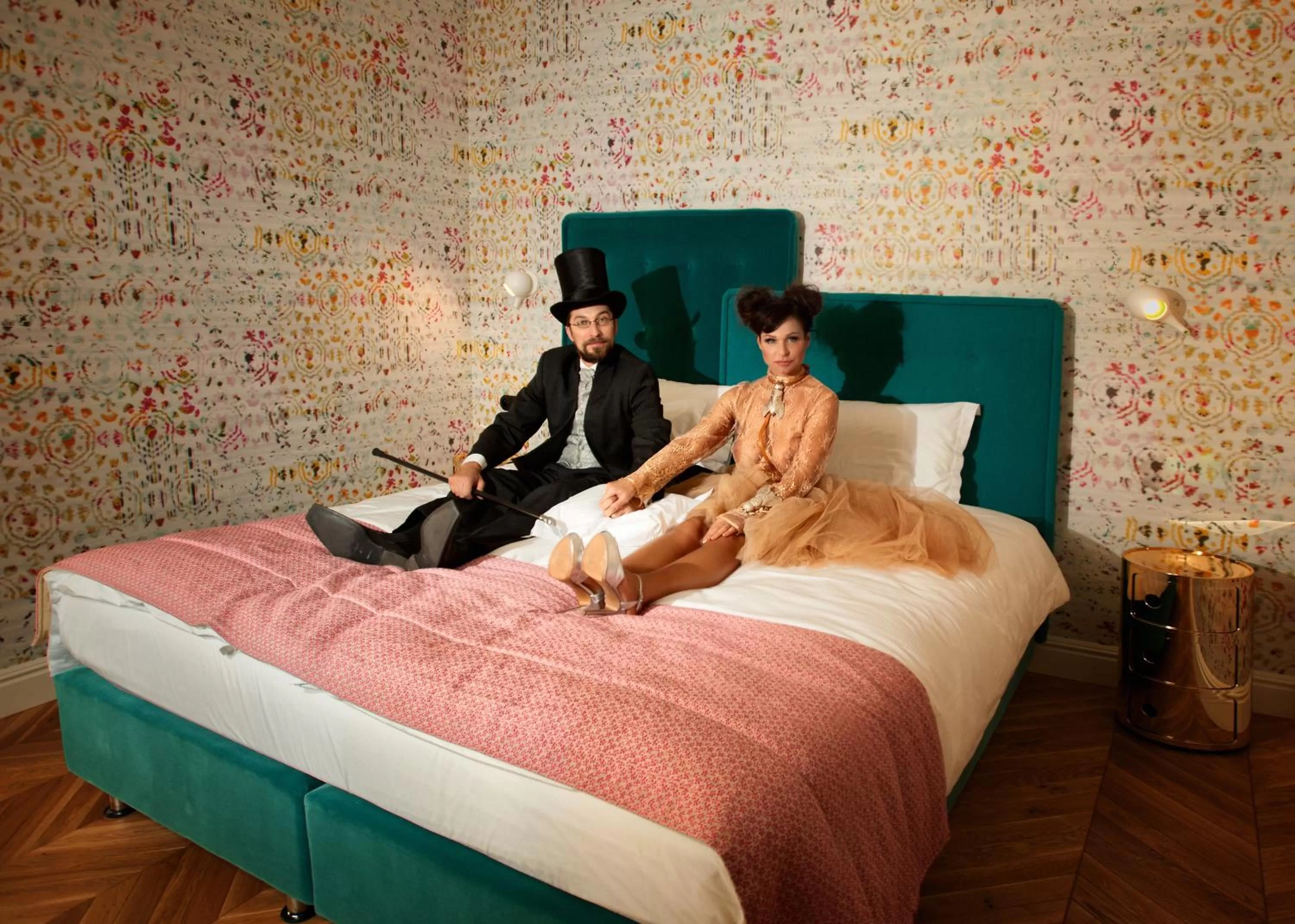 Photo of the whole room, Bed in Relais & Châteaux Hotel Quadrille - Adults Only