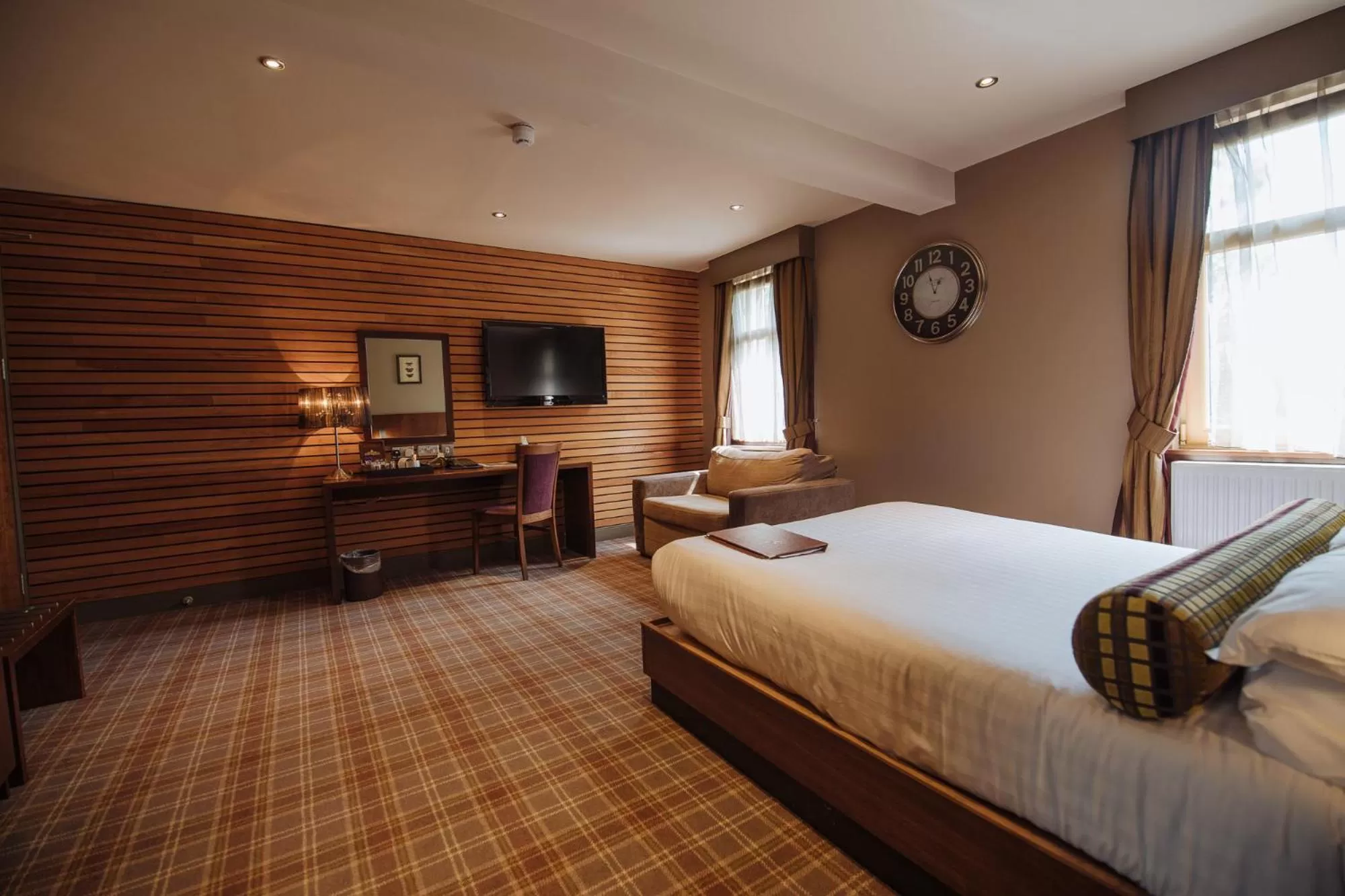 Bedroom, Bed in Lynnhurst Hotel