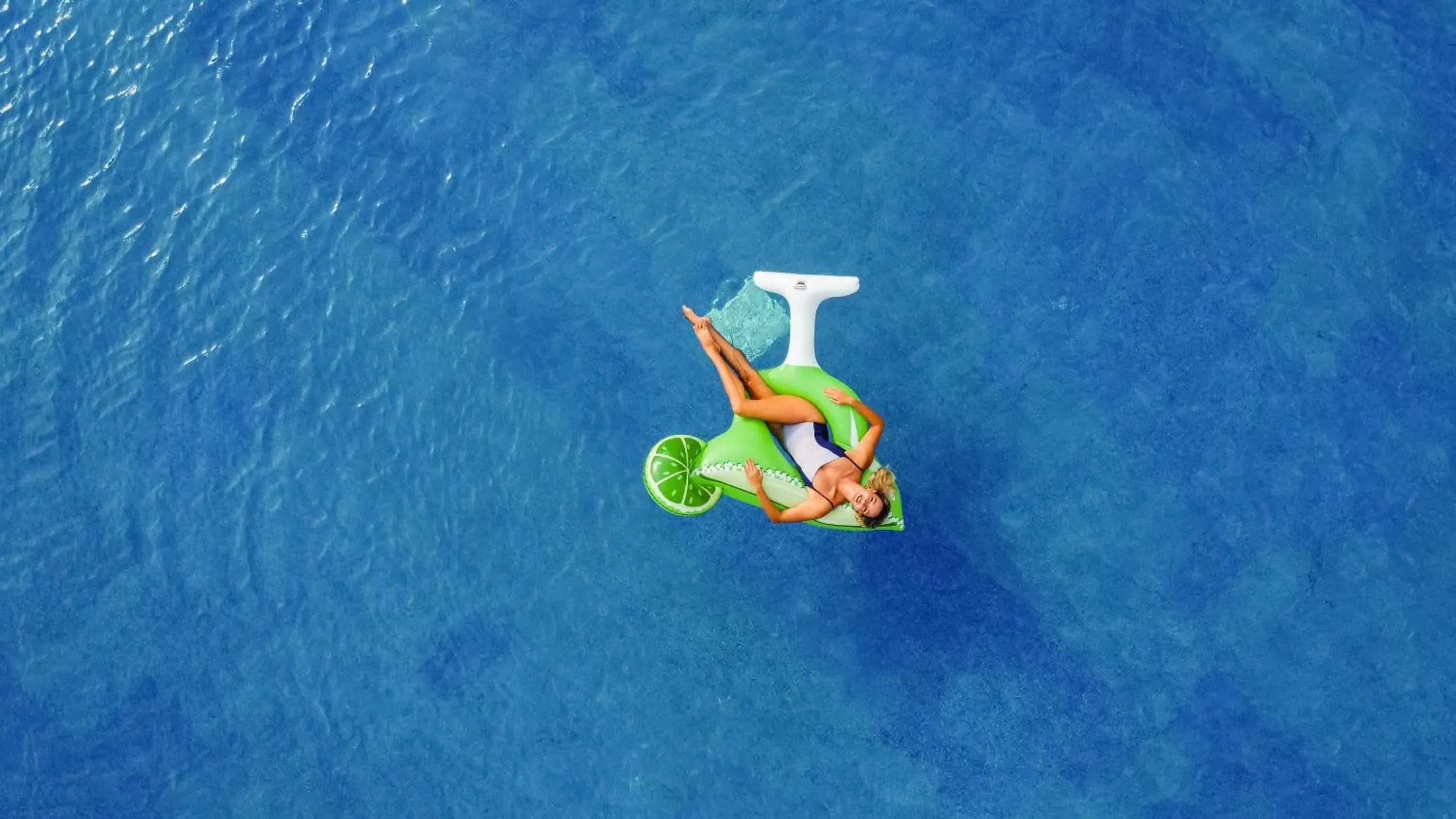 Swimming pool in Margaritaville Island Reserve Riviera Cancún - A Karisma All-Inclusive Experience for All Swimming pool in Margaritaville Island Reserve Riviera Cancún - A Karisma All-Inclusive Experience for All