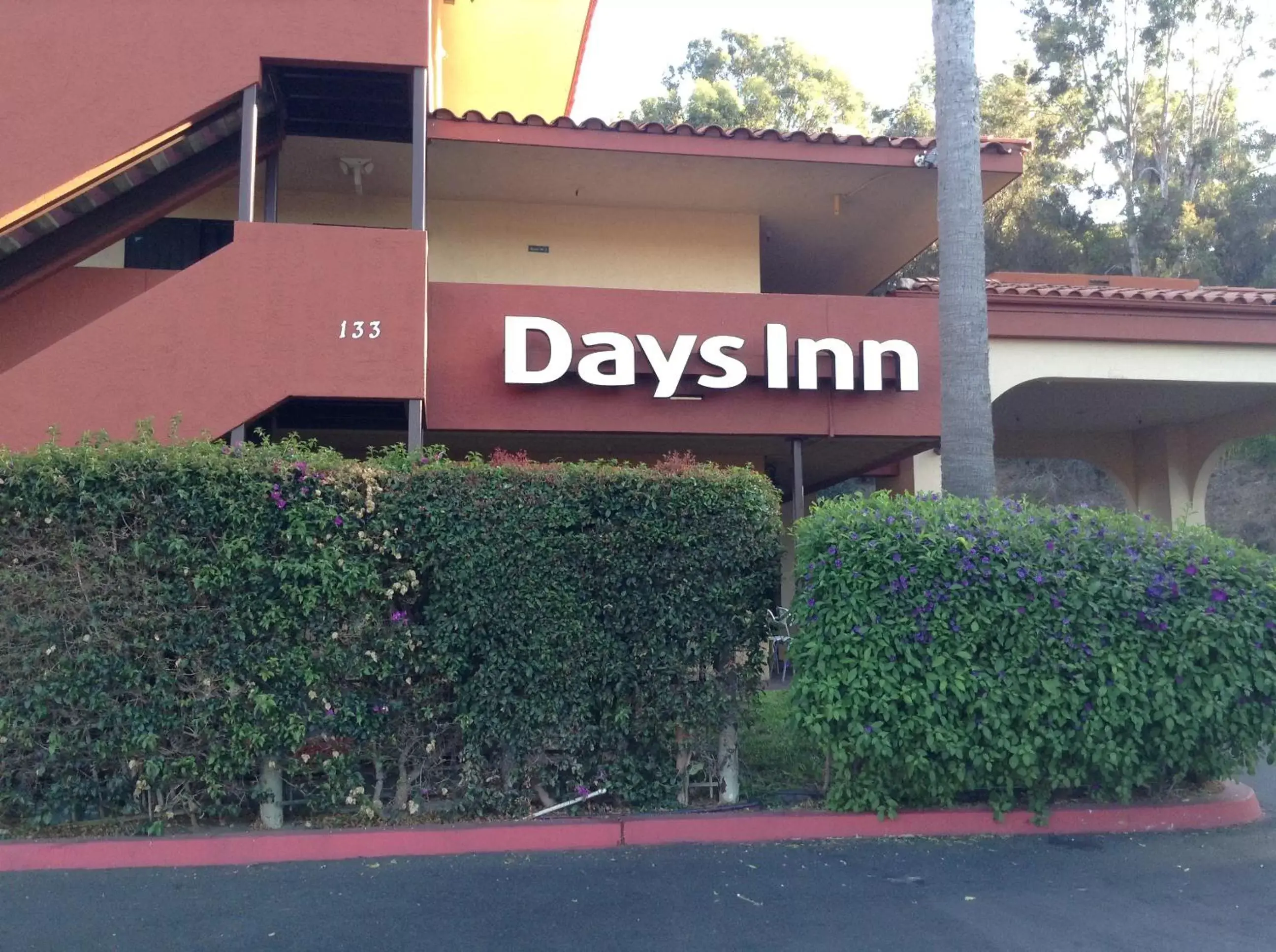 Facade/entrance, Property Building in Days Inn by Wyndham Encinitas Moonlight Beach