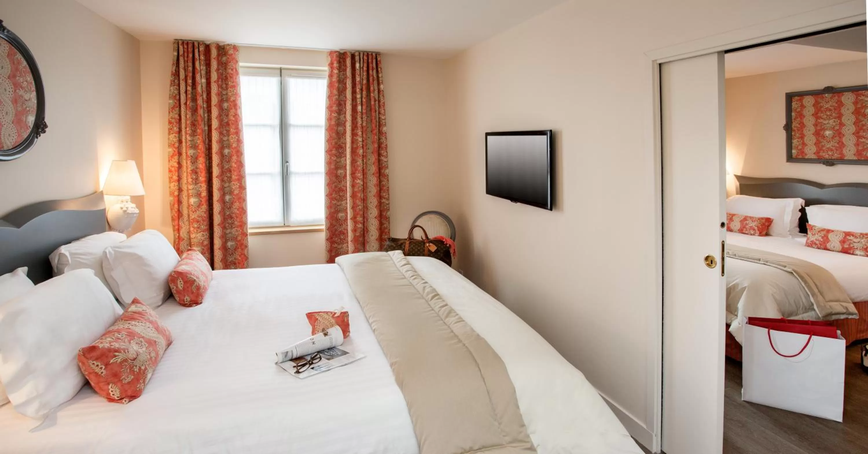 Bed in Relais des Trois Châteaux Hôtel-Restaurant - Teritoria