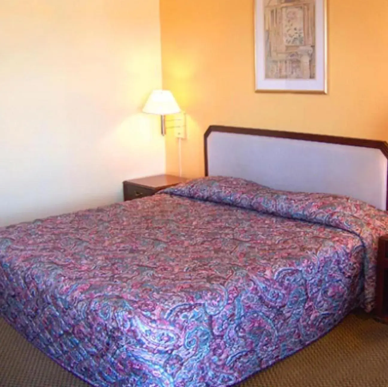 Bed in Seagoville Inn