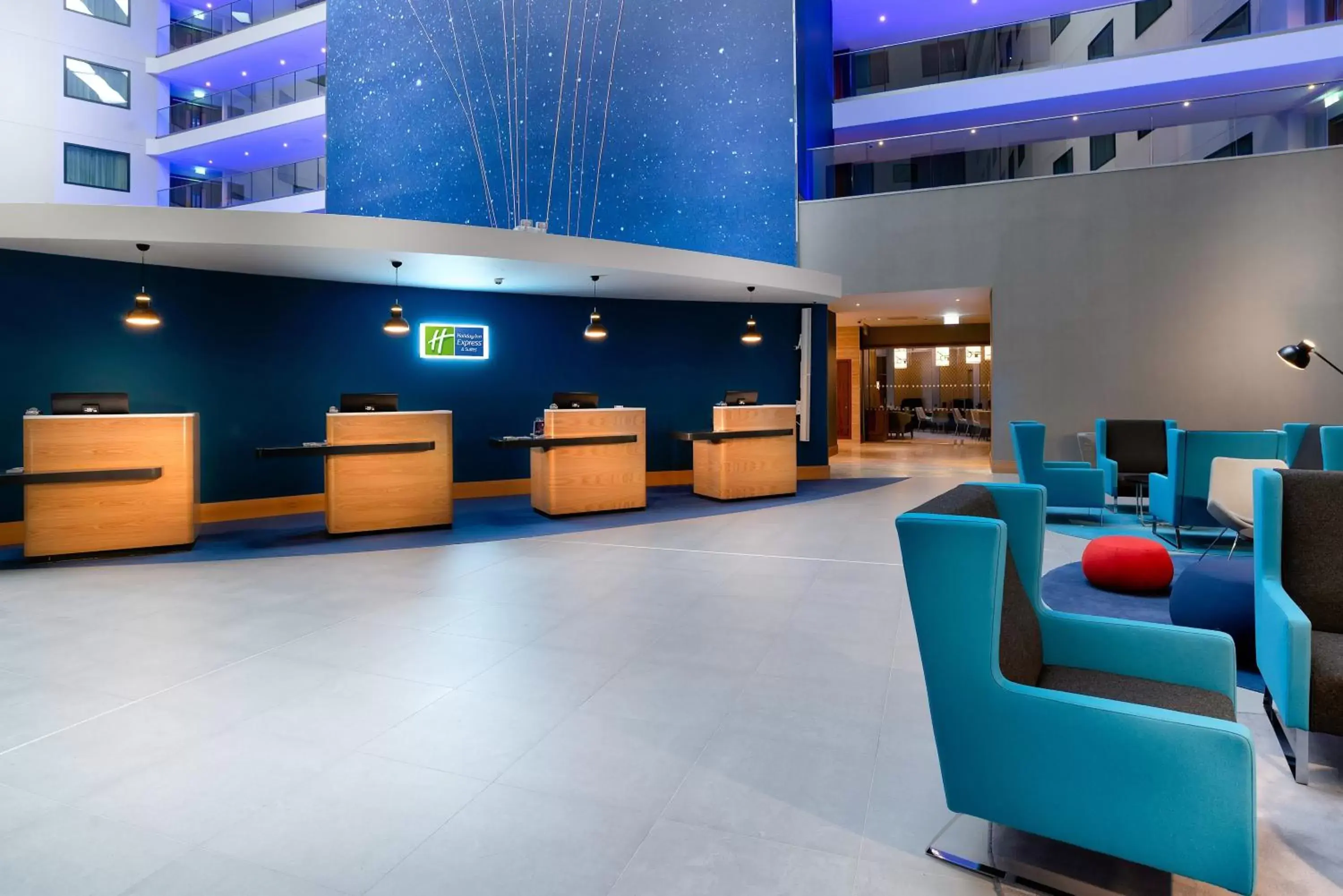 Property building, Lobby/Reception in Holiday Inn Express - London Heathrow T4, an IHG Hotel