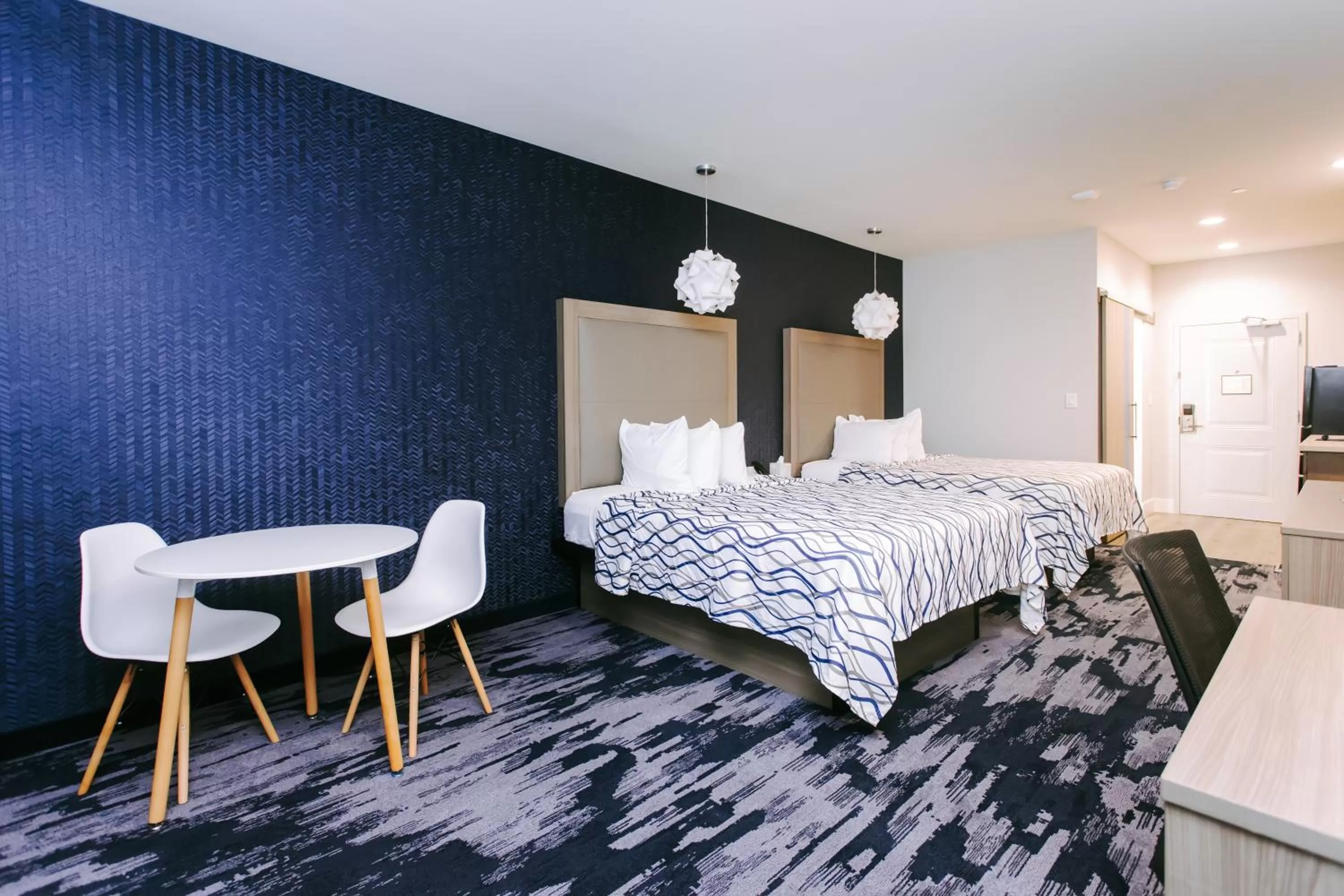 Bed in Palace Inn Blue Houston East Beltway 8