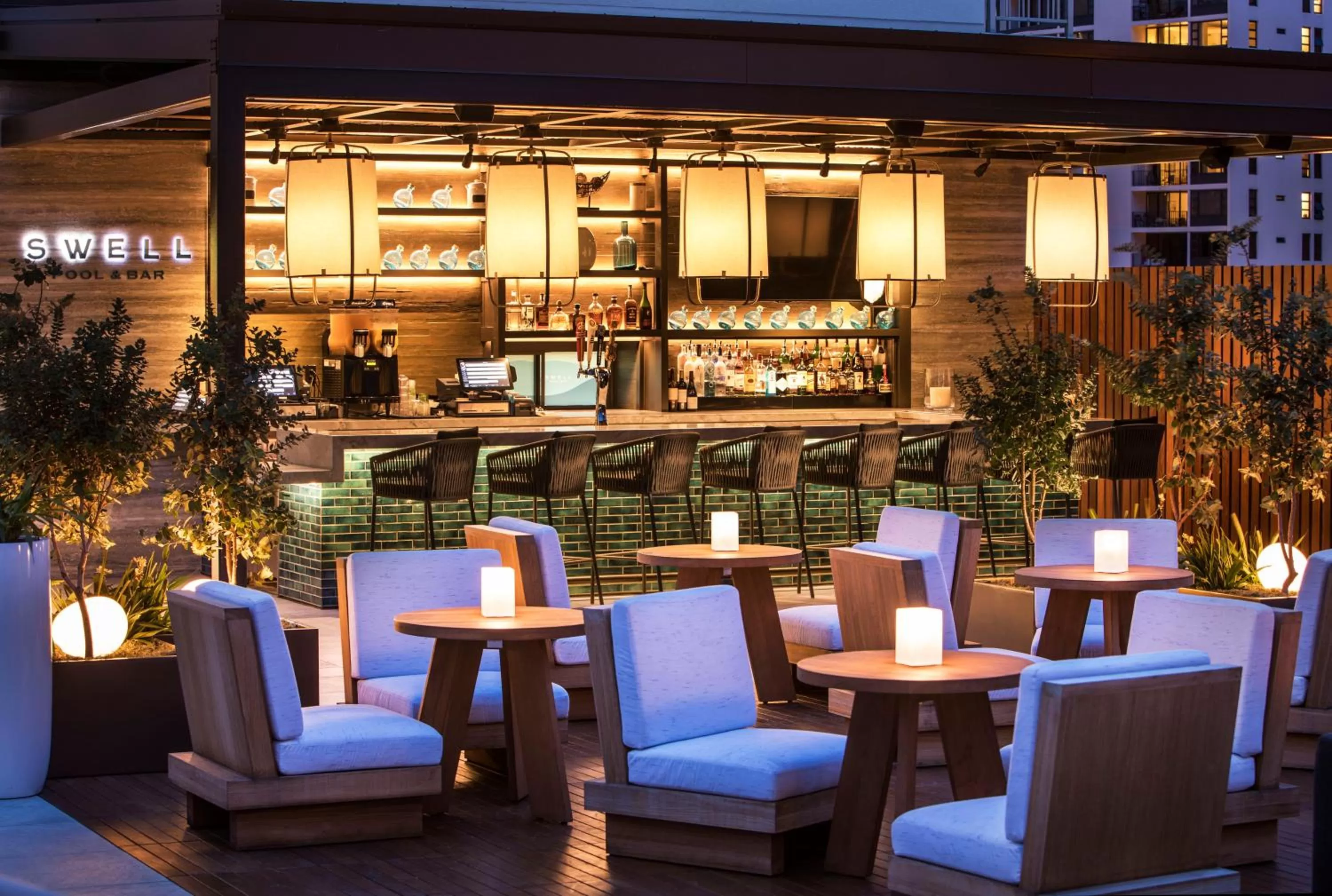 Restaurant/places to eat in 'Alohilani Resort Waikiki Beach