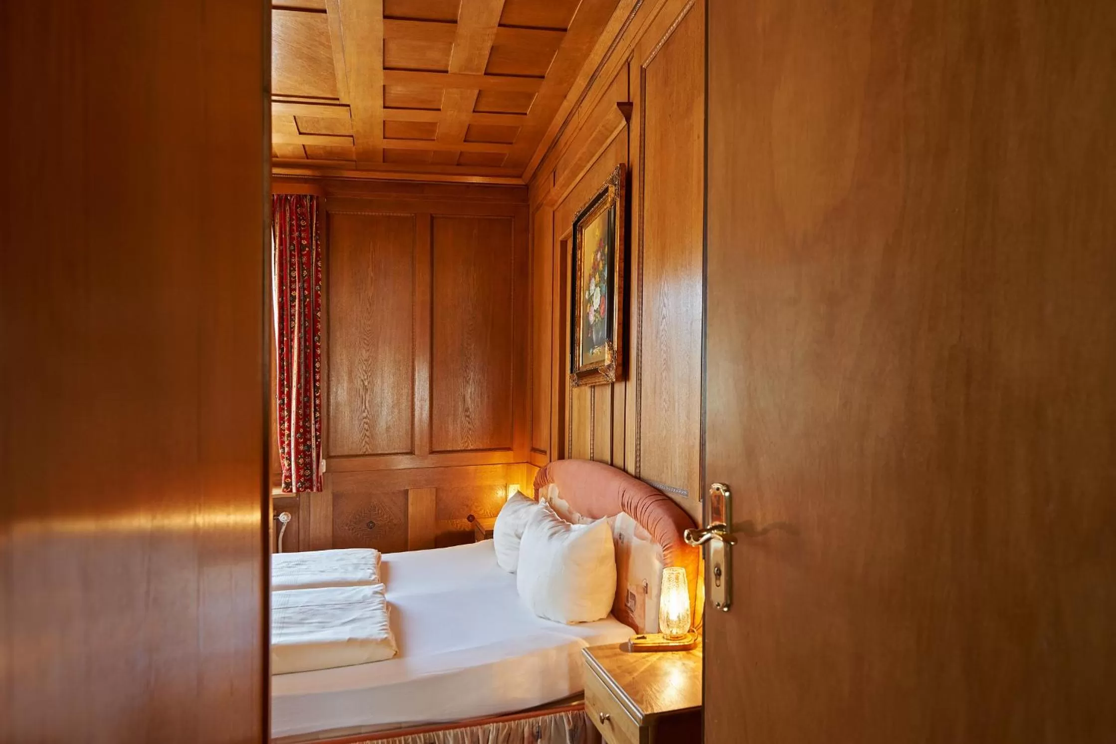 Bed, Bathroom in Haus Daheim