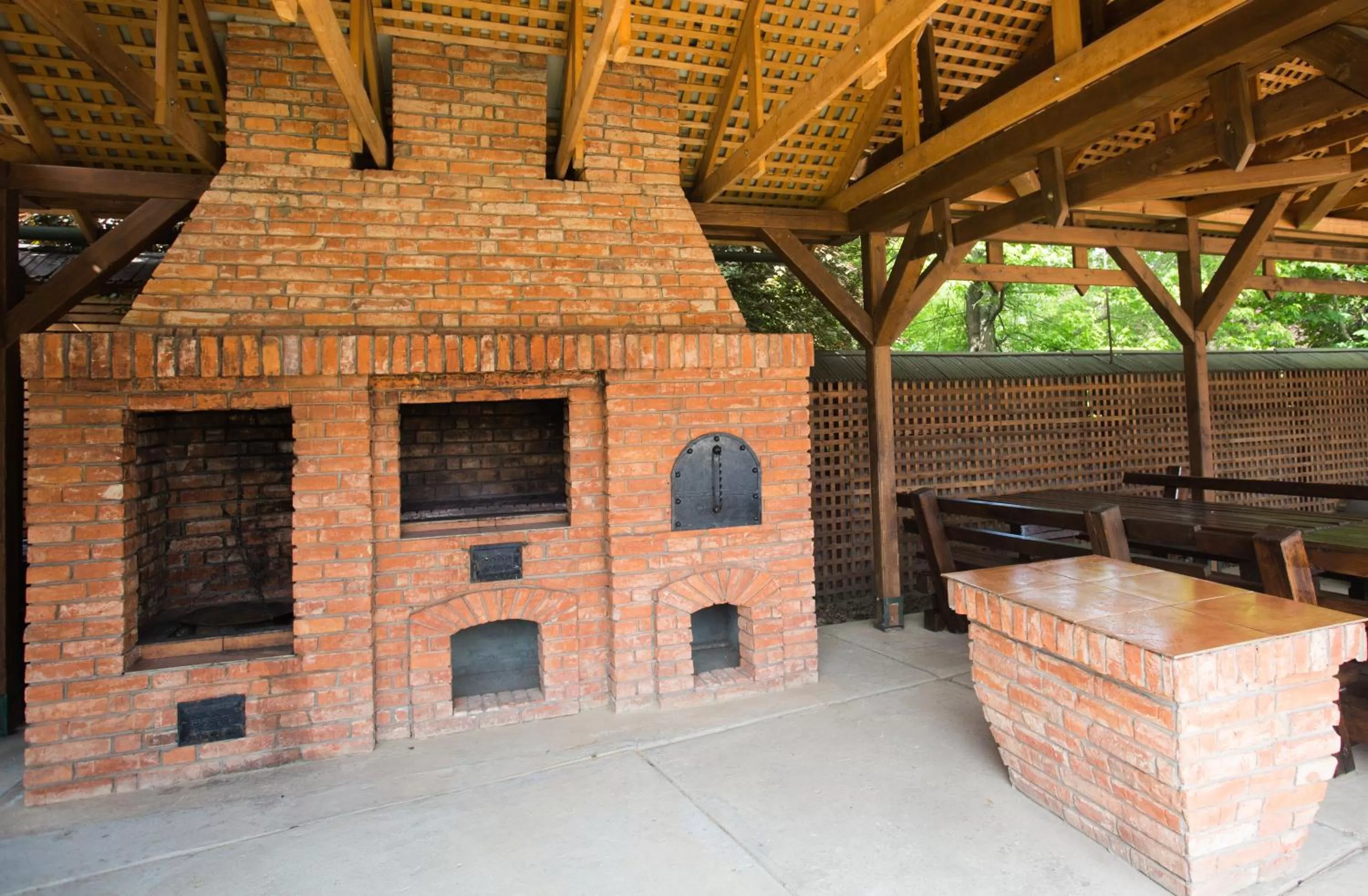 BBQ Facilities in Praktik Hotel & Restaurant