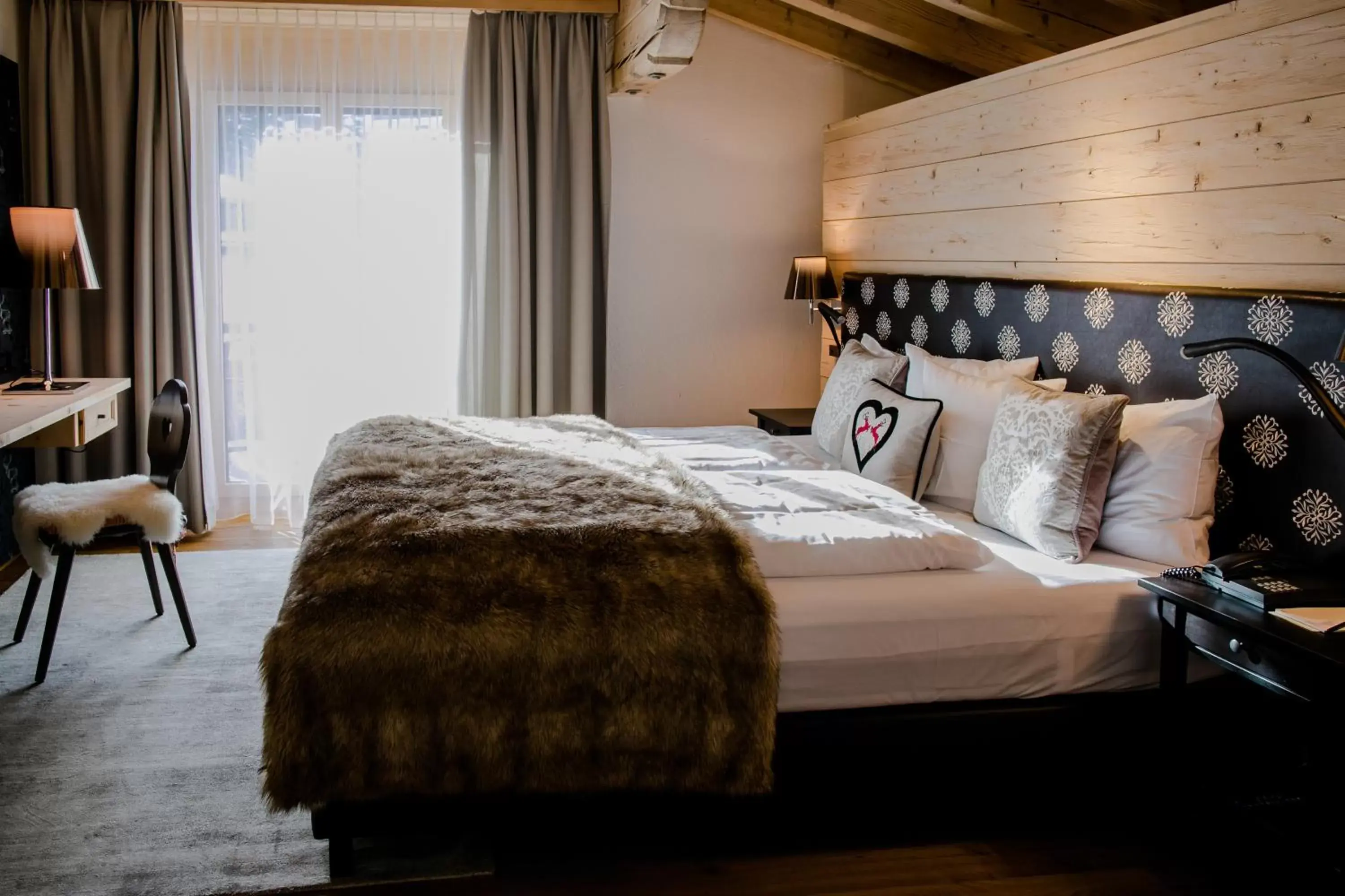 Bedroom, Bed in Hotel Piz Buin Klosters